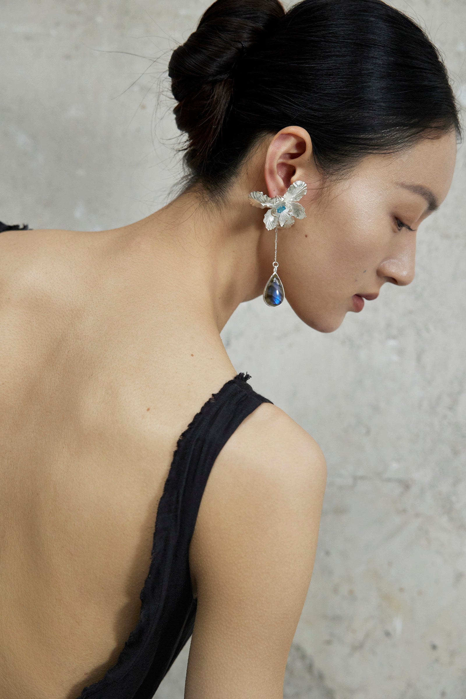 Iris Sapphire Earrings