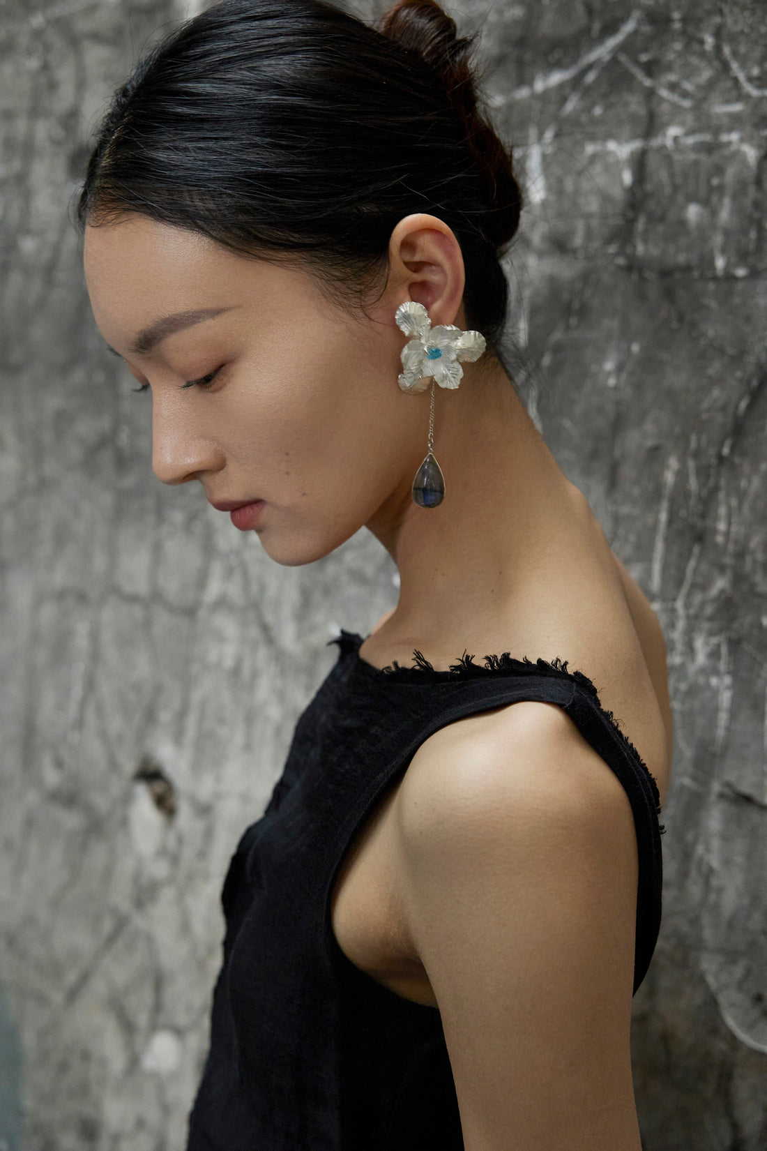 Iris Sapphire Earrings