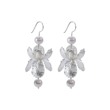 Iris Pearl Ear Hook