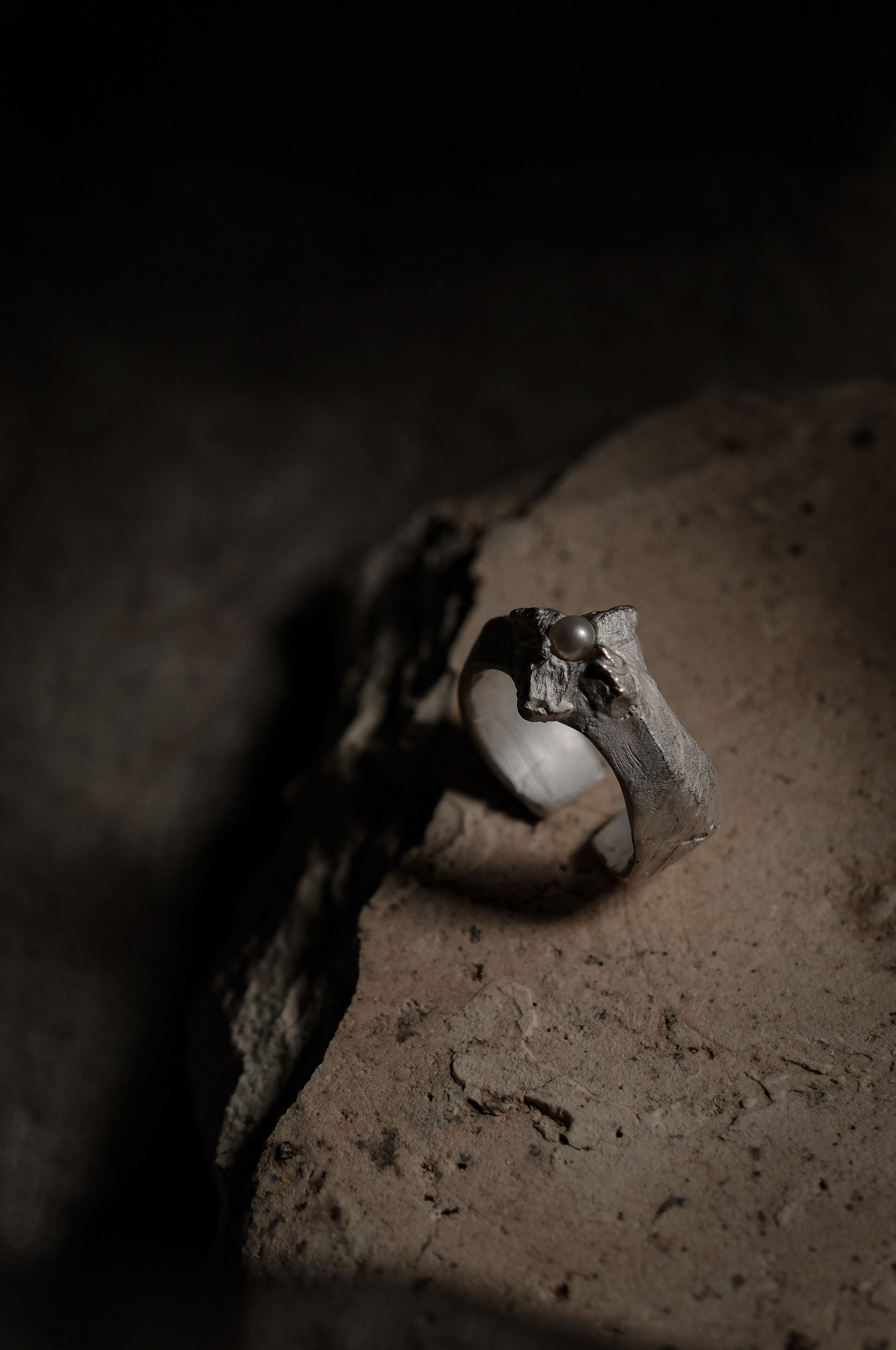 Still Leaf Pearl Ring