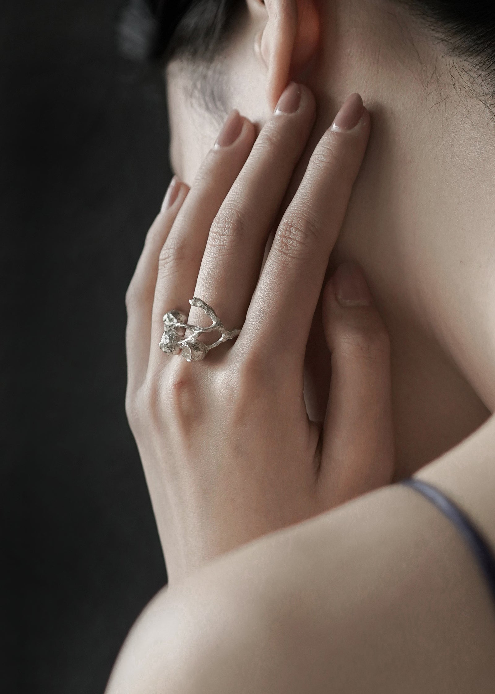 Adore Lily Solitaire