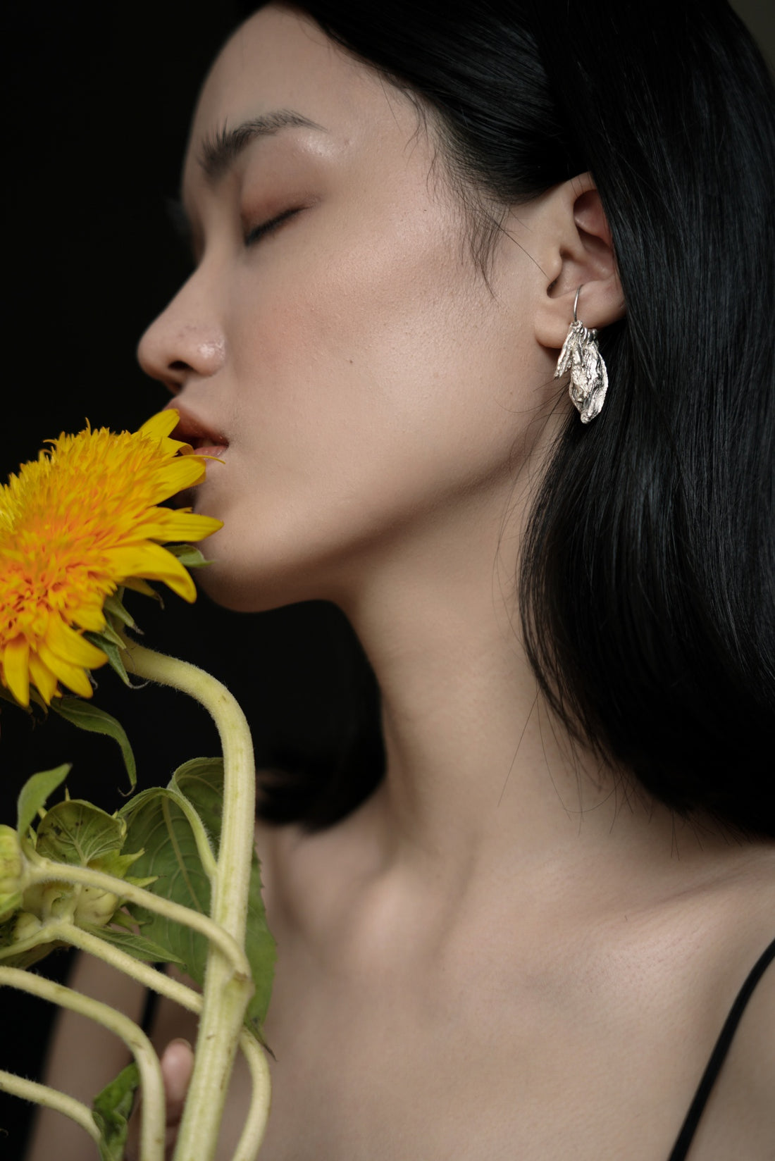Withered Petal Ear Clamp