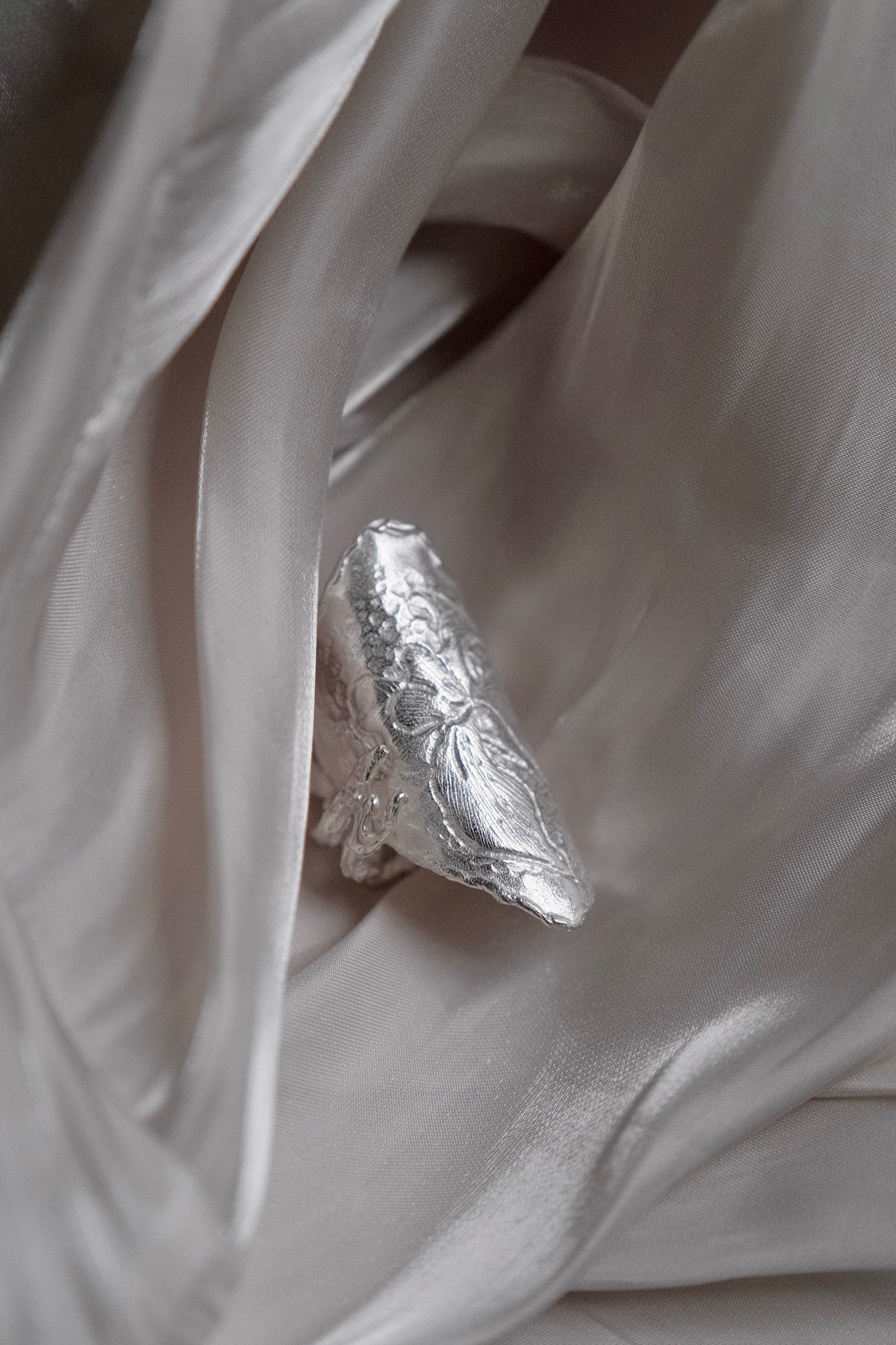 Iris Long Ring