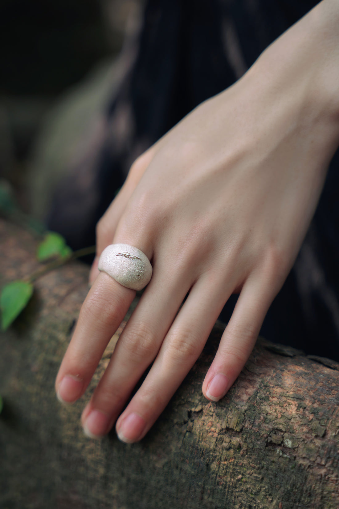 Water Leaf Hoop Ring