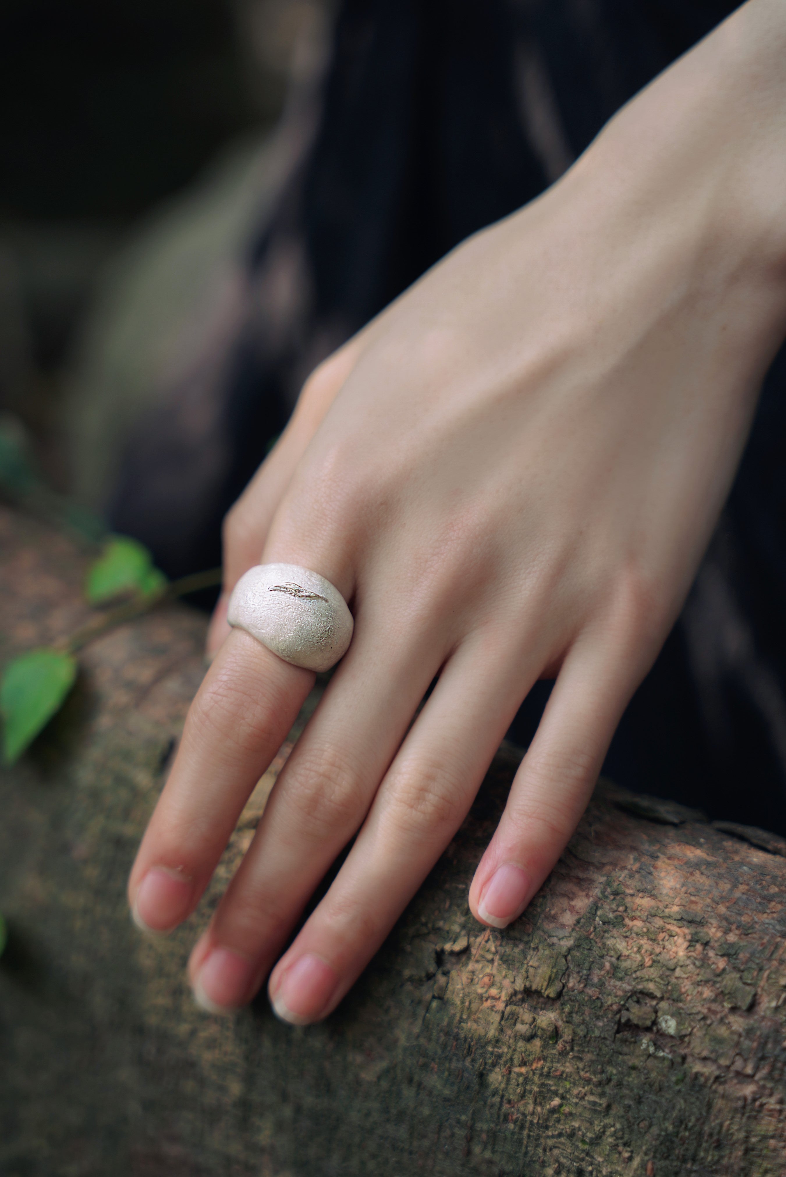 Water Leaf Hoop Ring