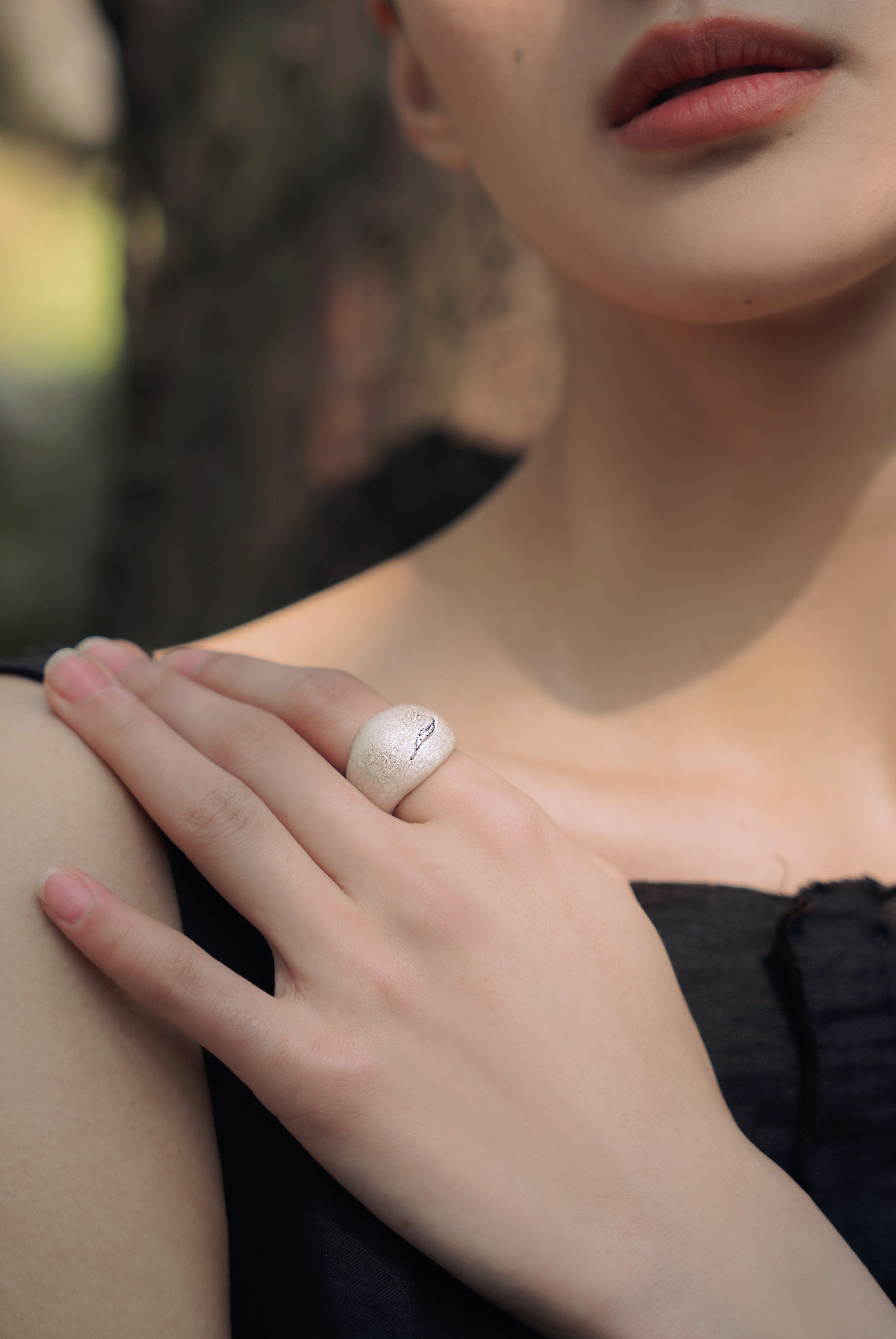 Water Leaf Hoop Ring