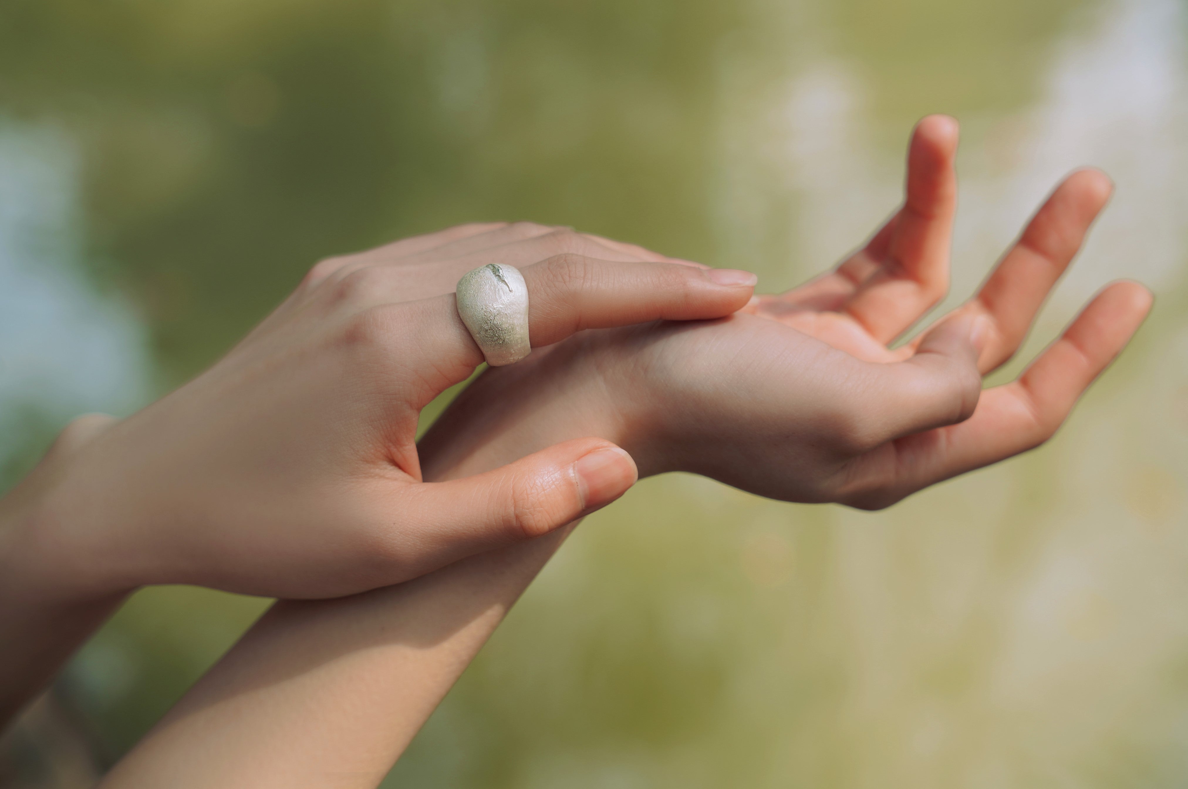 Water Leaf Hoop Ring