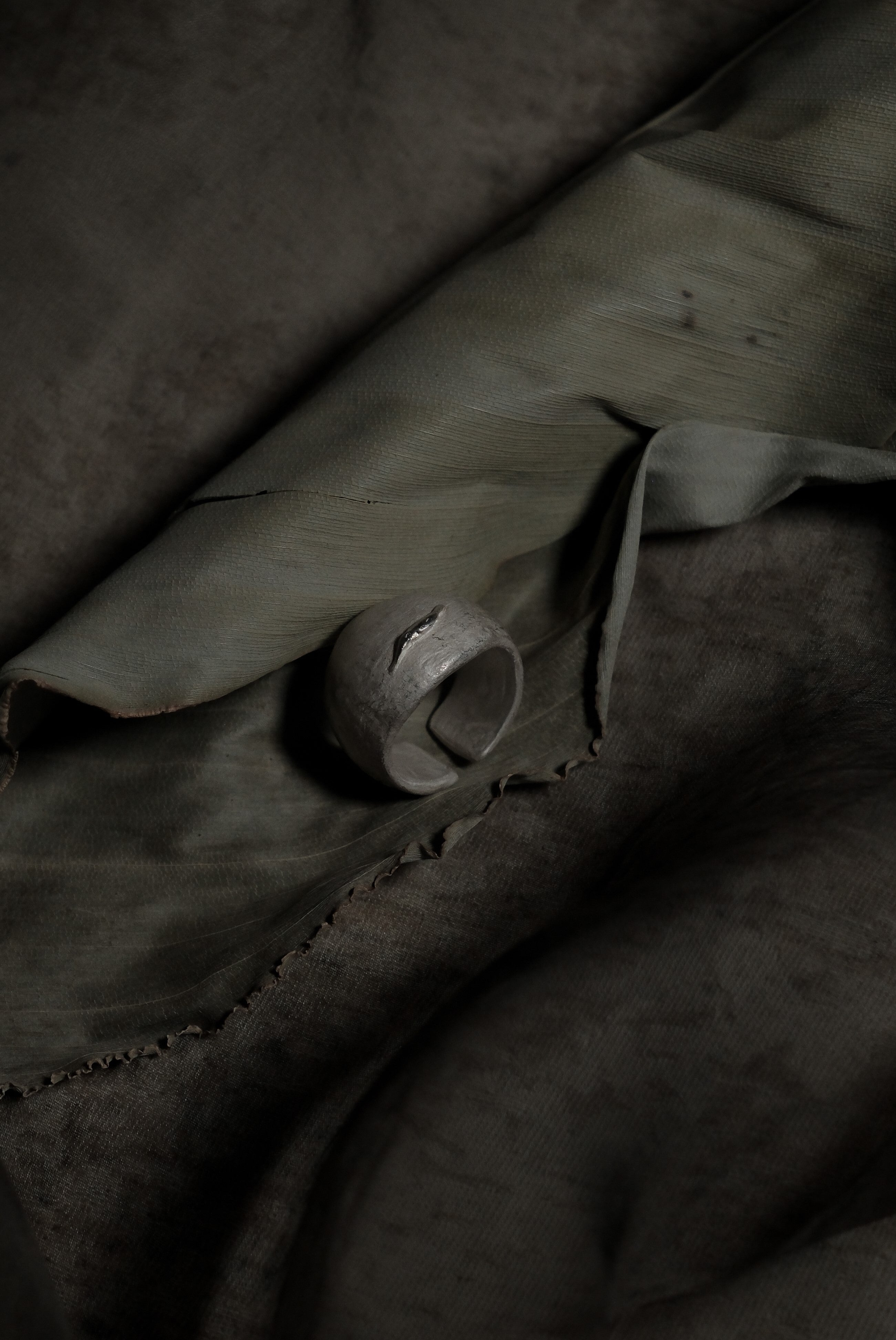 Water Leaf Hoop Ring
