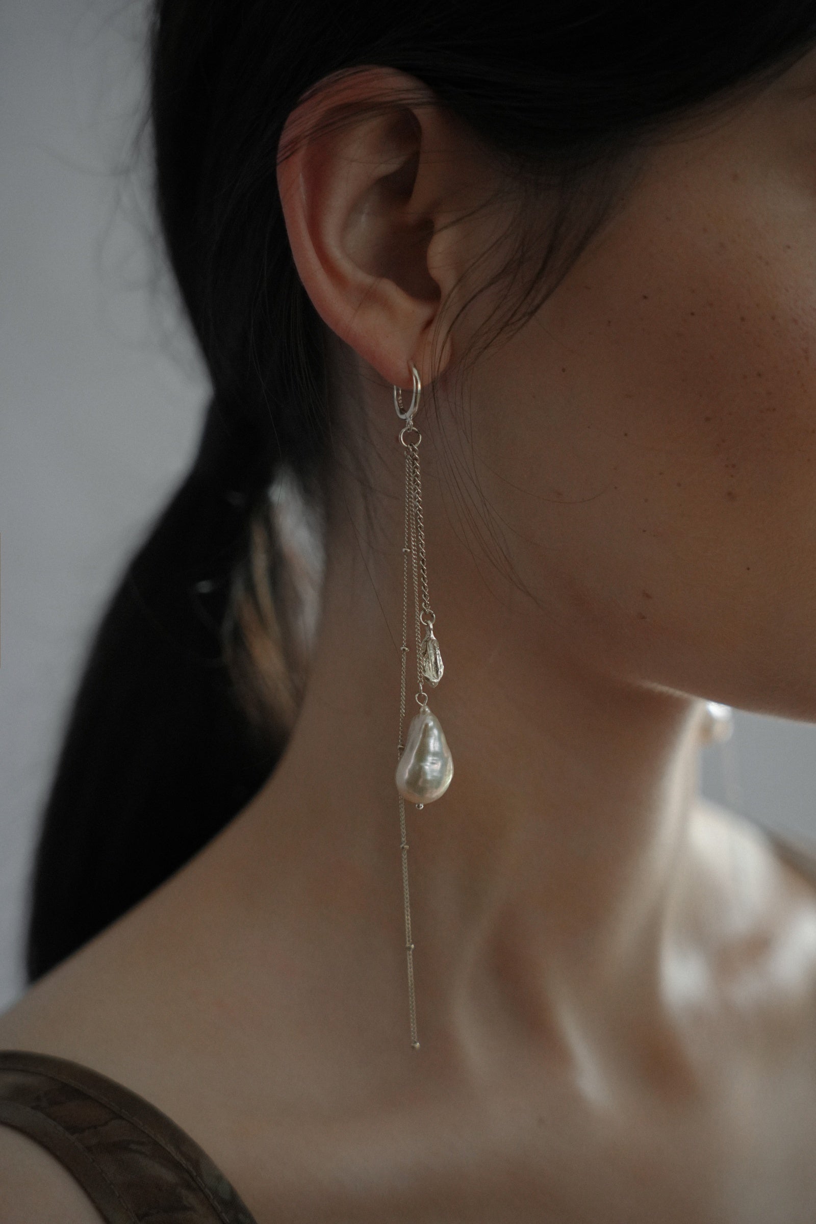 Wave Echo Pearl Earrings