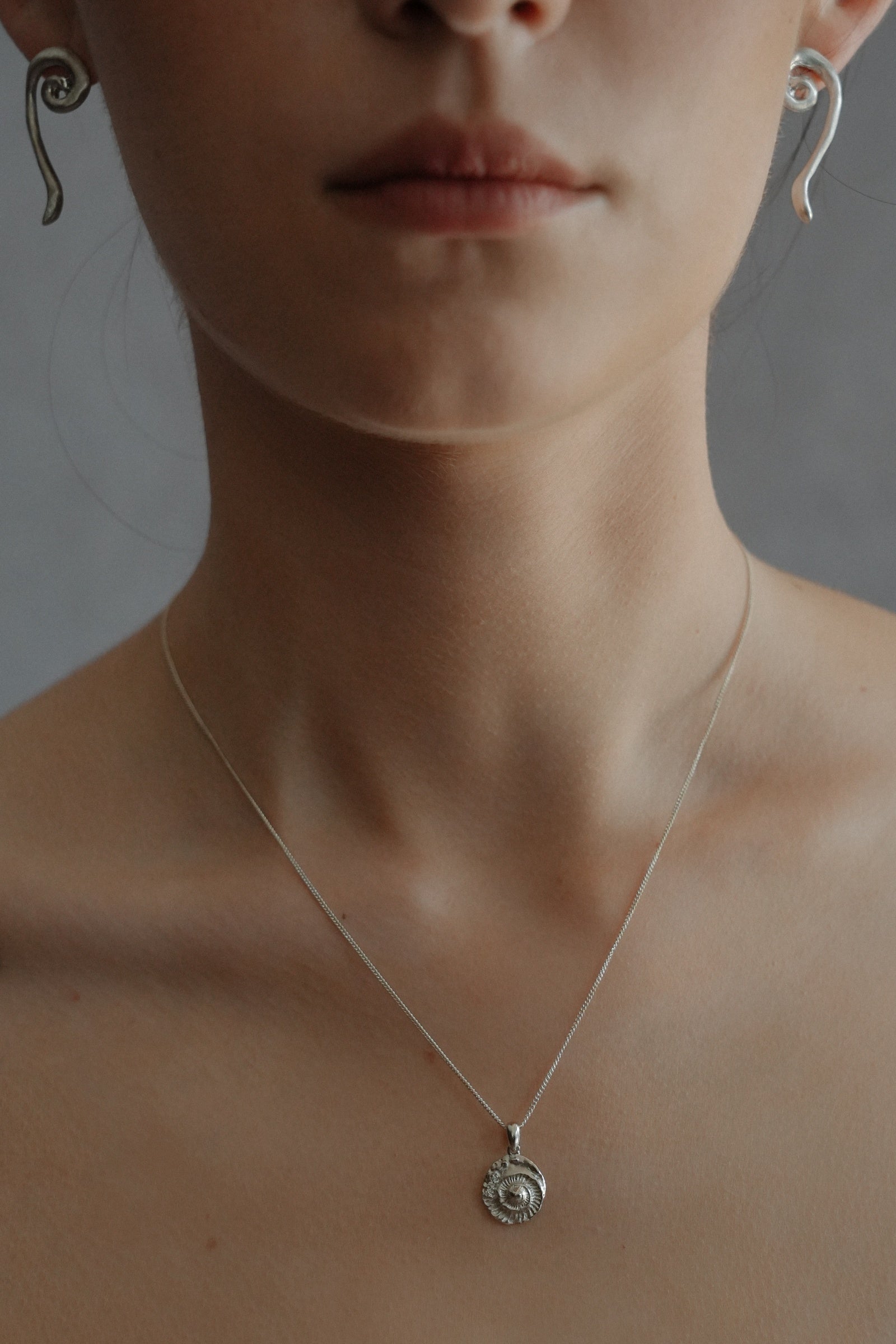 Shell Mark Time Necklace