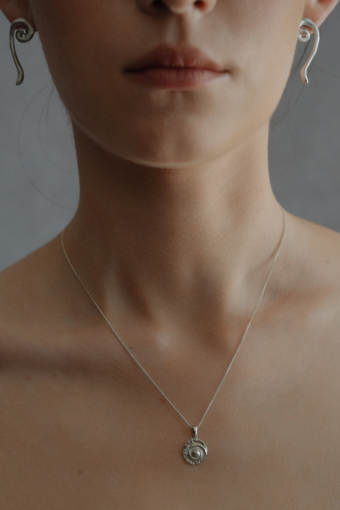 Shell Mark Time Necklace • Mini