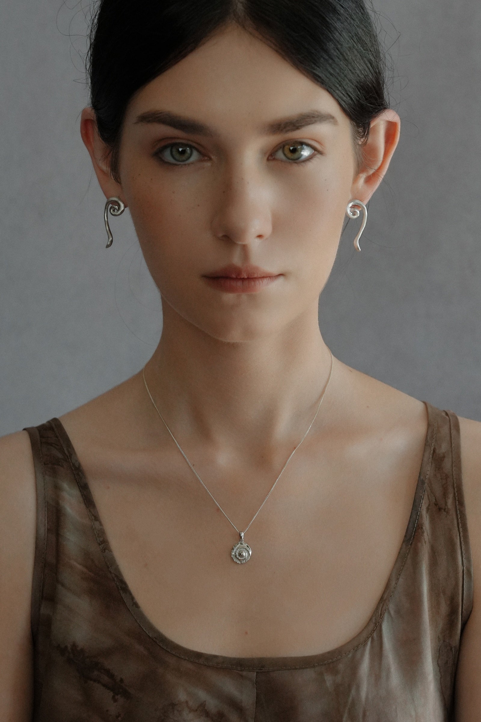 Shell Mark Time Necklace • Mini