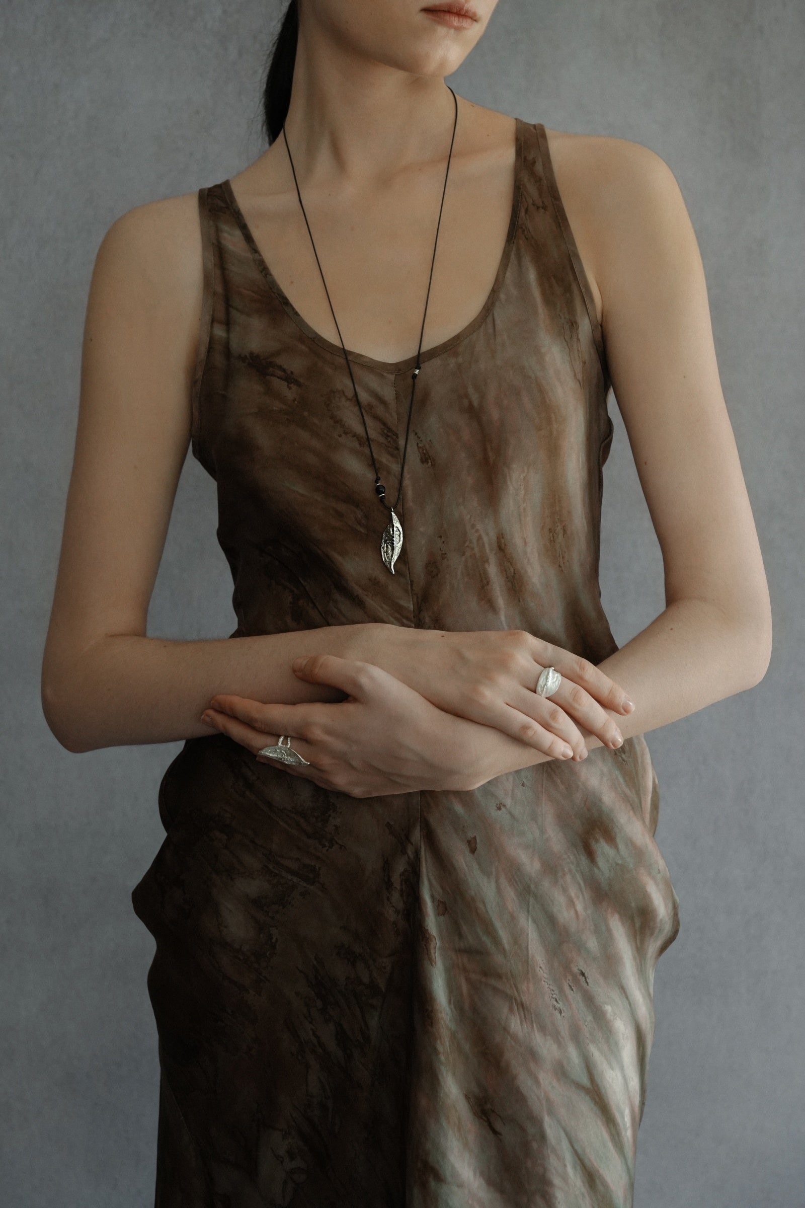 Broadleaf Whisper Ring