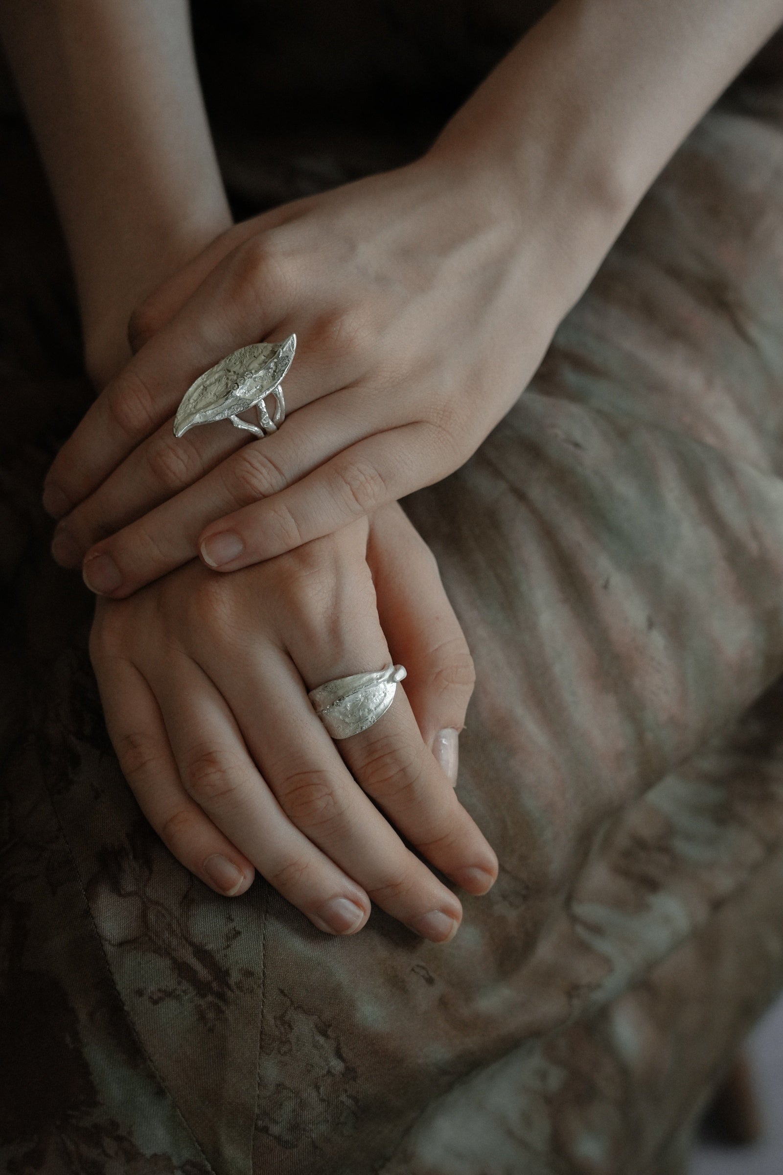 Broadleaf Whisper Ring