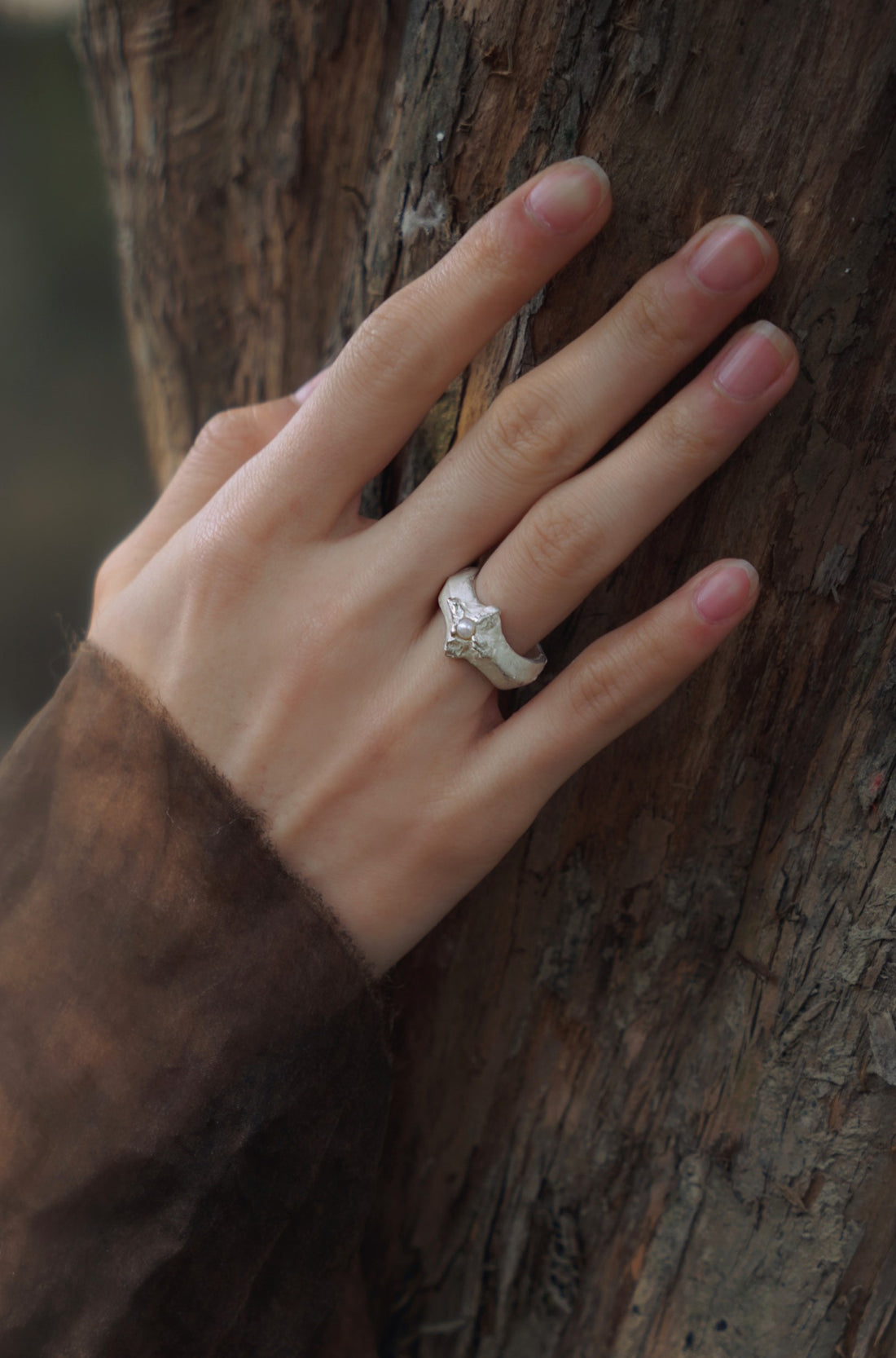 Still Leaf Pearl Ring
