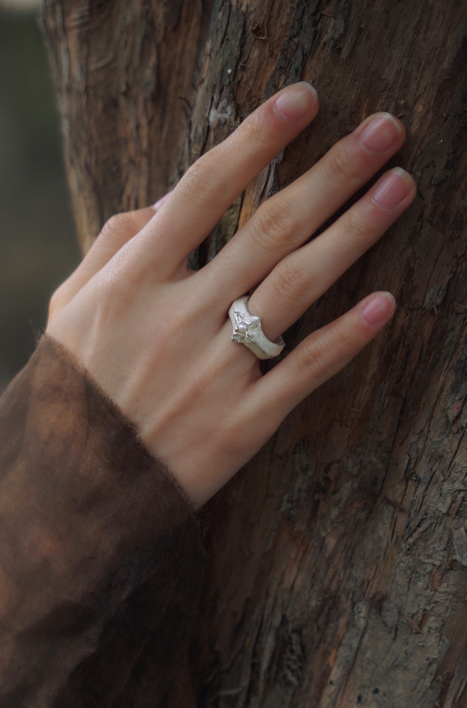 Still Leaf Pearl Ring