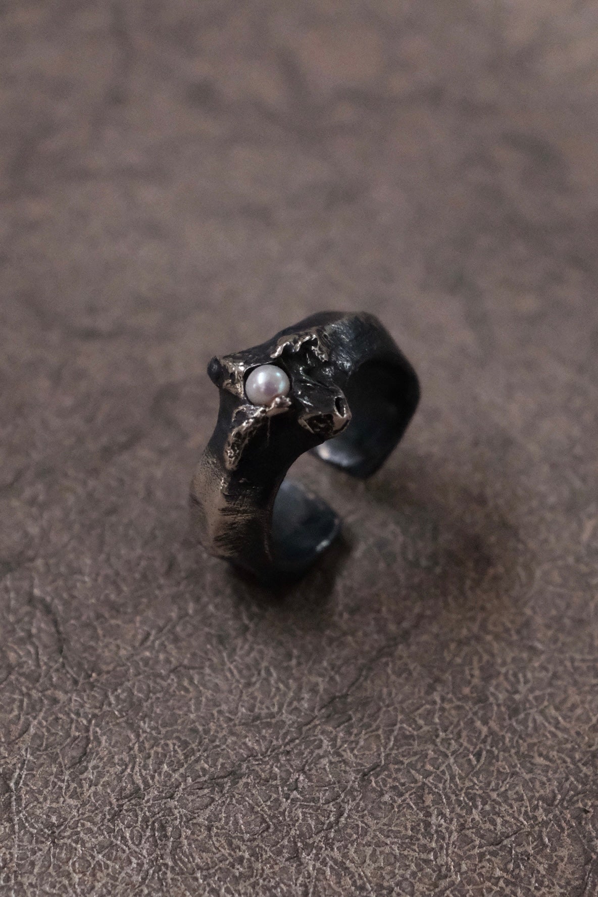 Still Leaf Pearl Ring