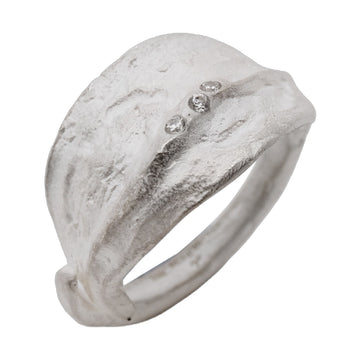 Broadleaf Whisper Ring