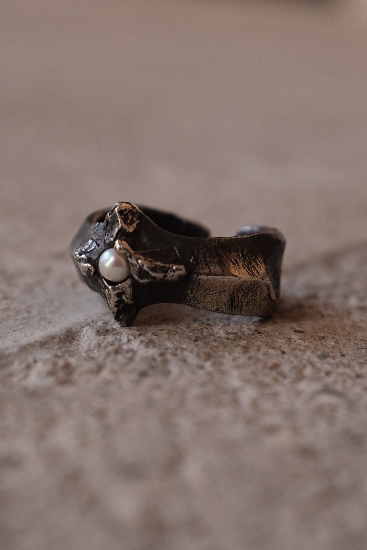 Still Leaf Pearl Ring