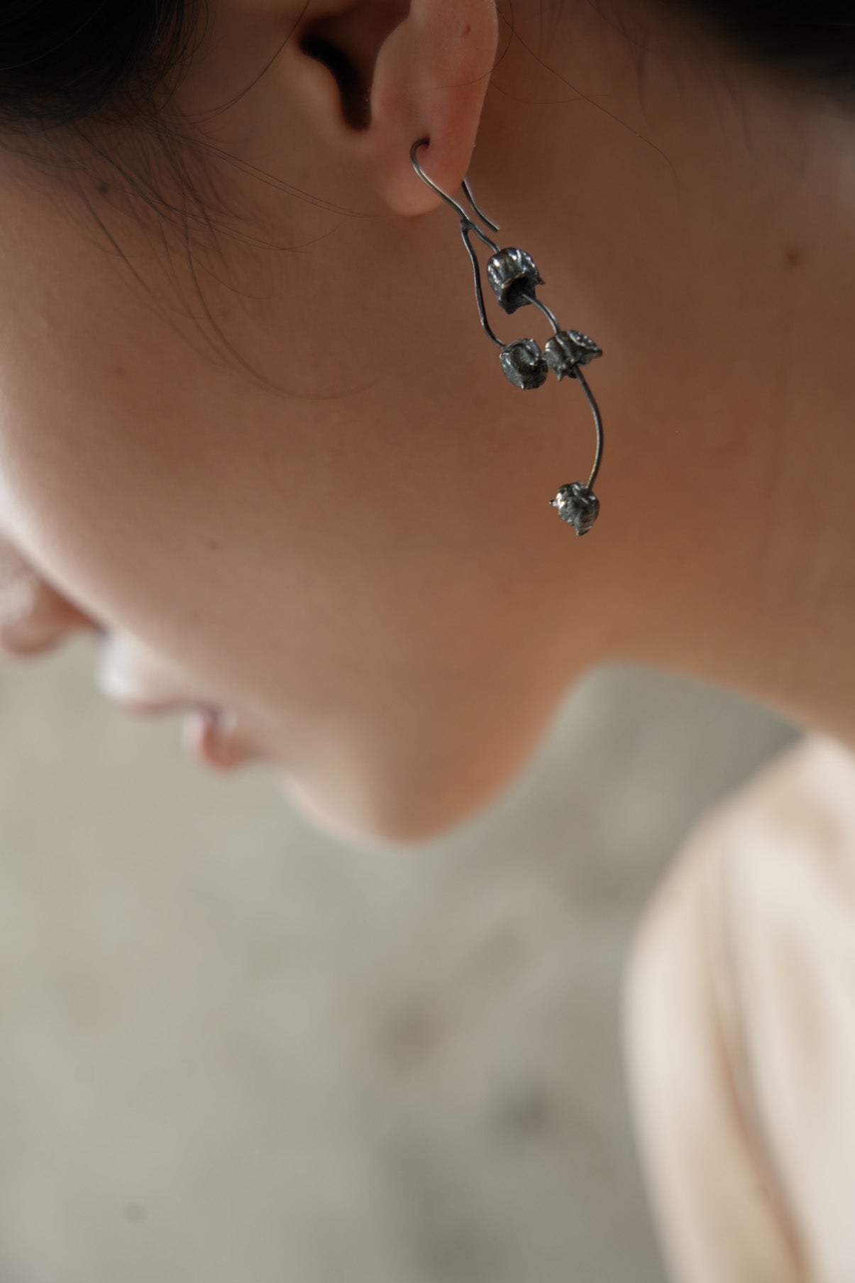 Simple Lilyveil Ear Hook
