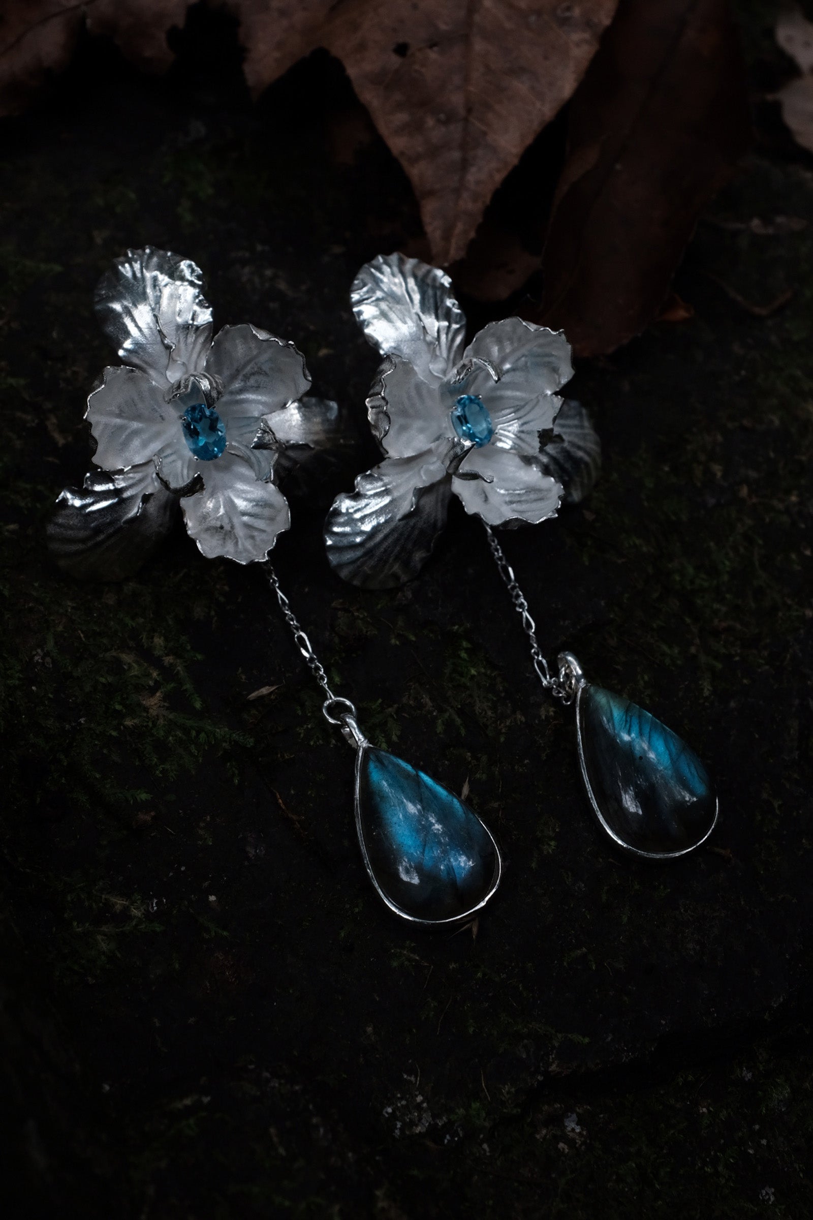 Iris Sapphire Earrings