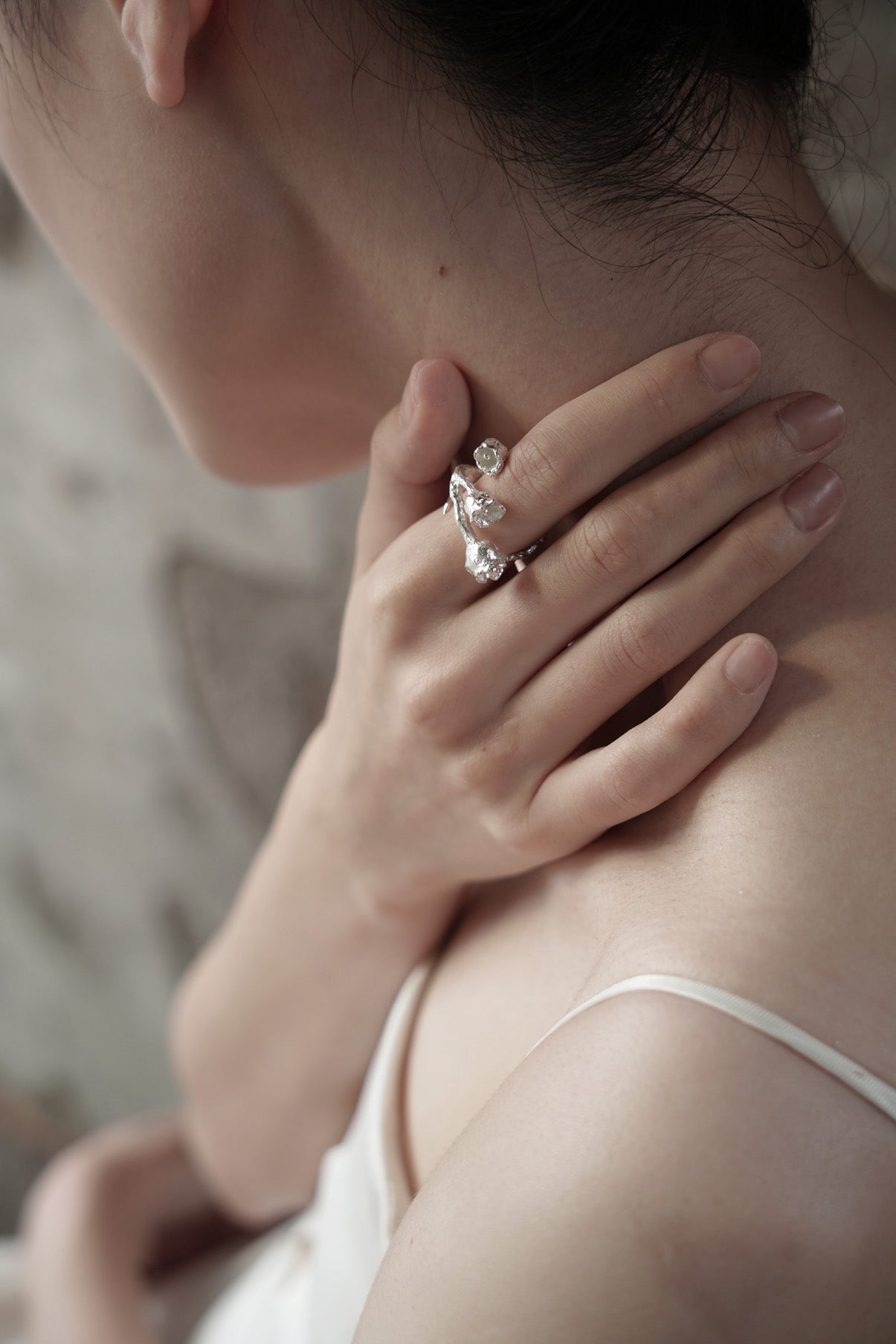 Adore Lily Solitaire