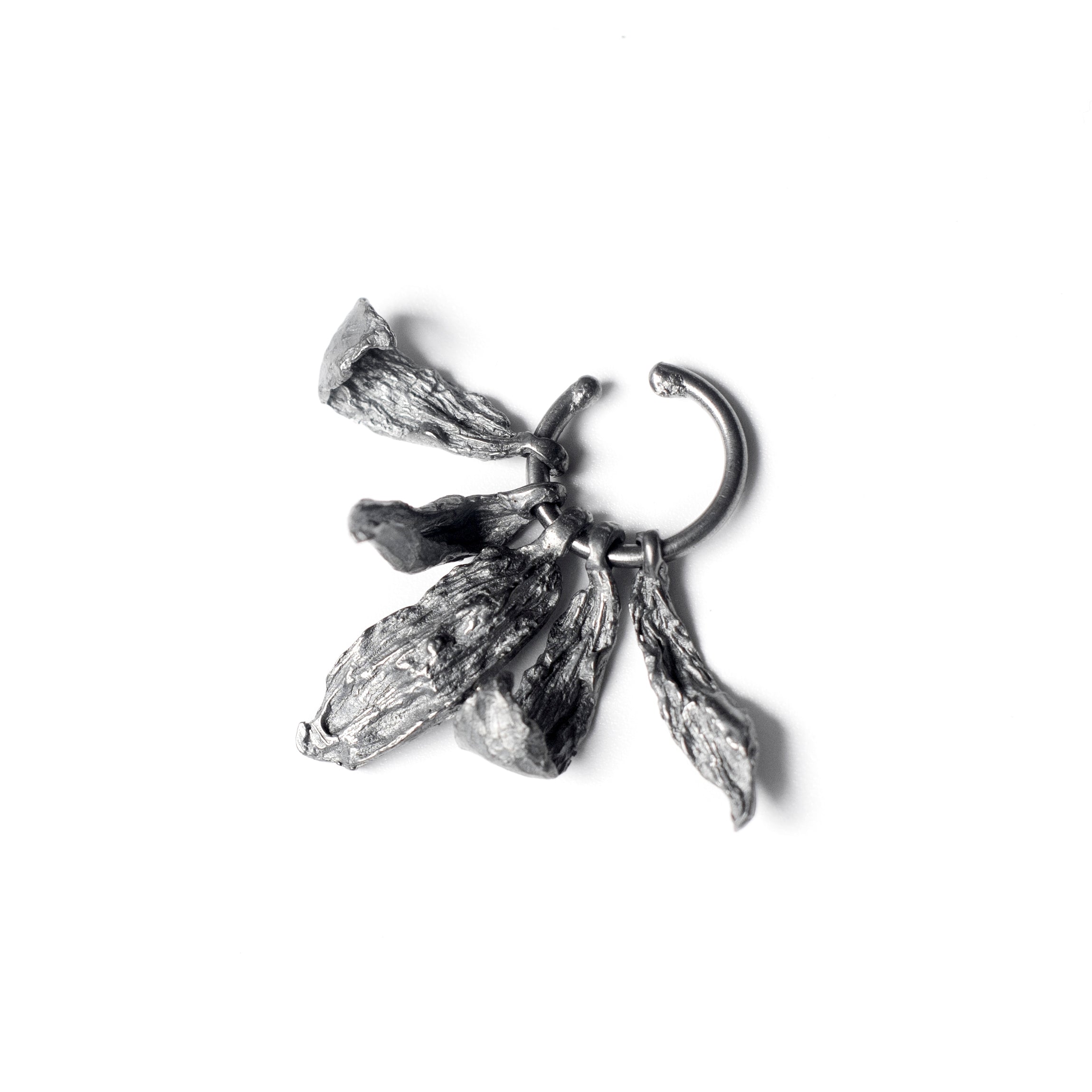 Withered Petal Ear Clamp