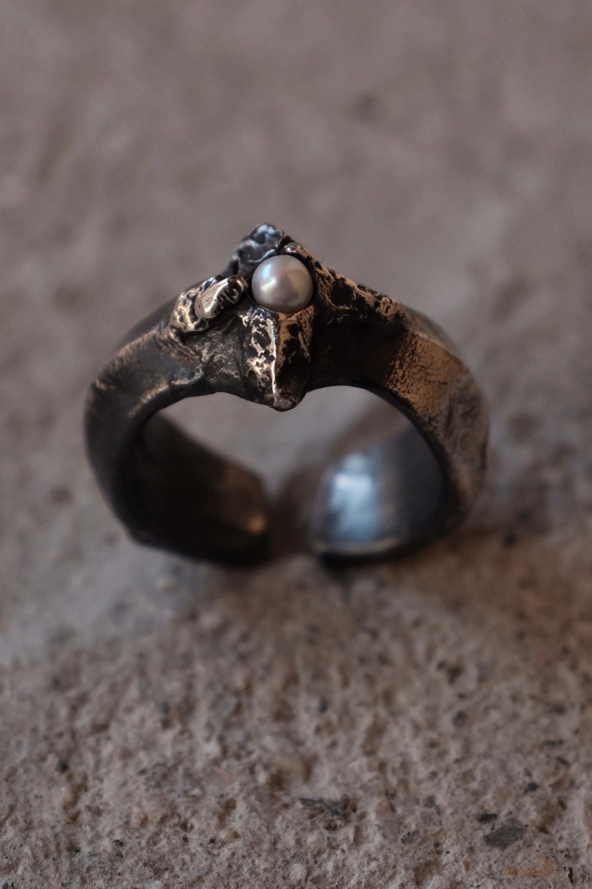 Still Leaf Pearl Ring