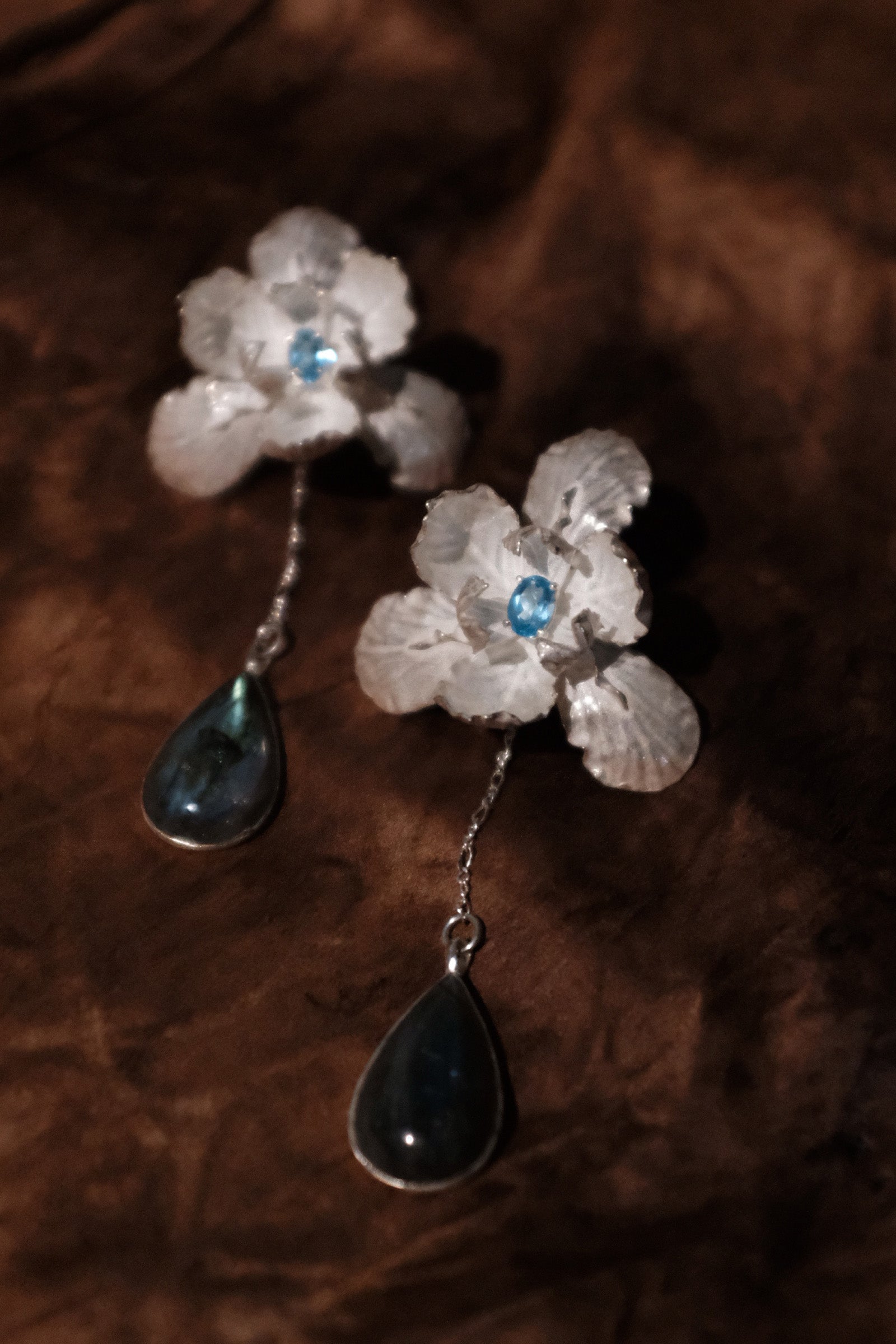 Iris Sapphire Earrings