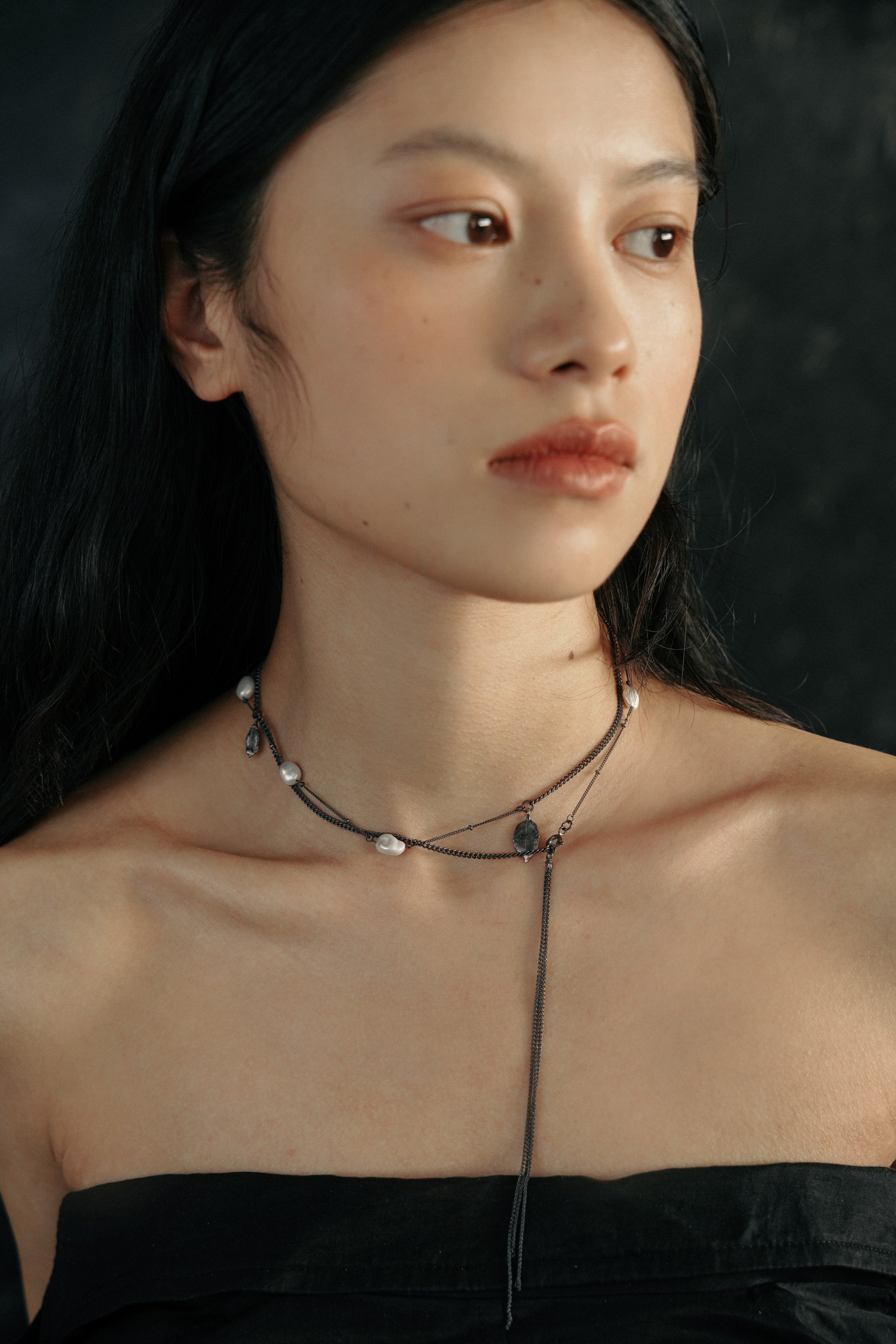 Leaf Stream Glow Pearl Chain