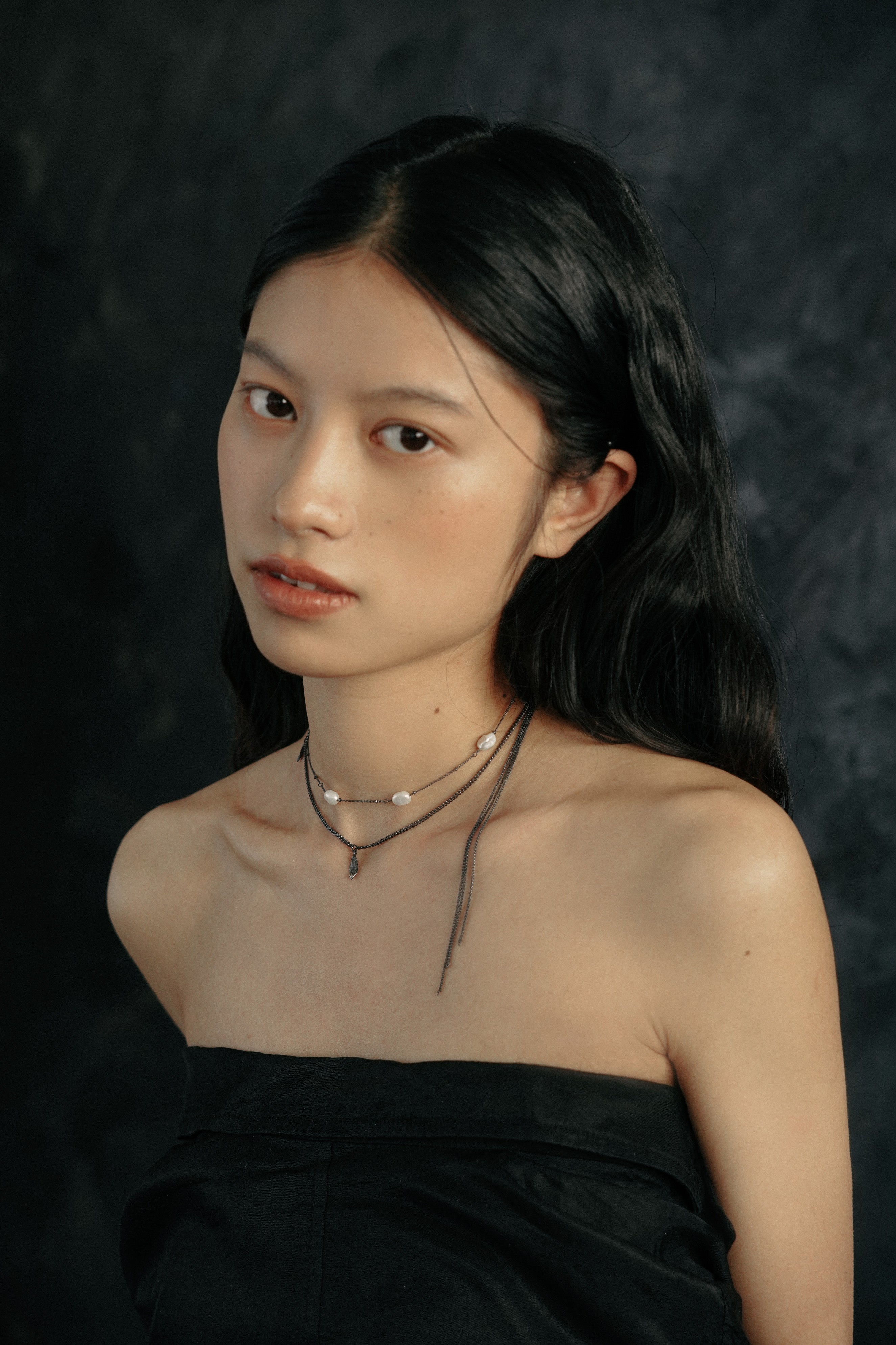 Leaf Stream Glow Pearl Chain