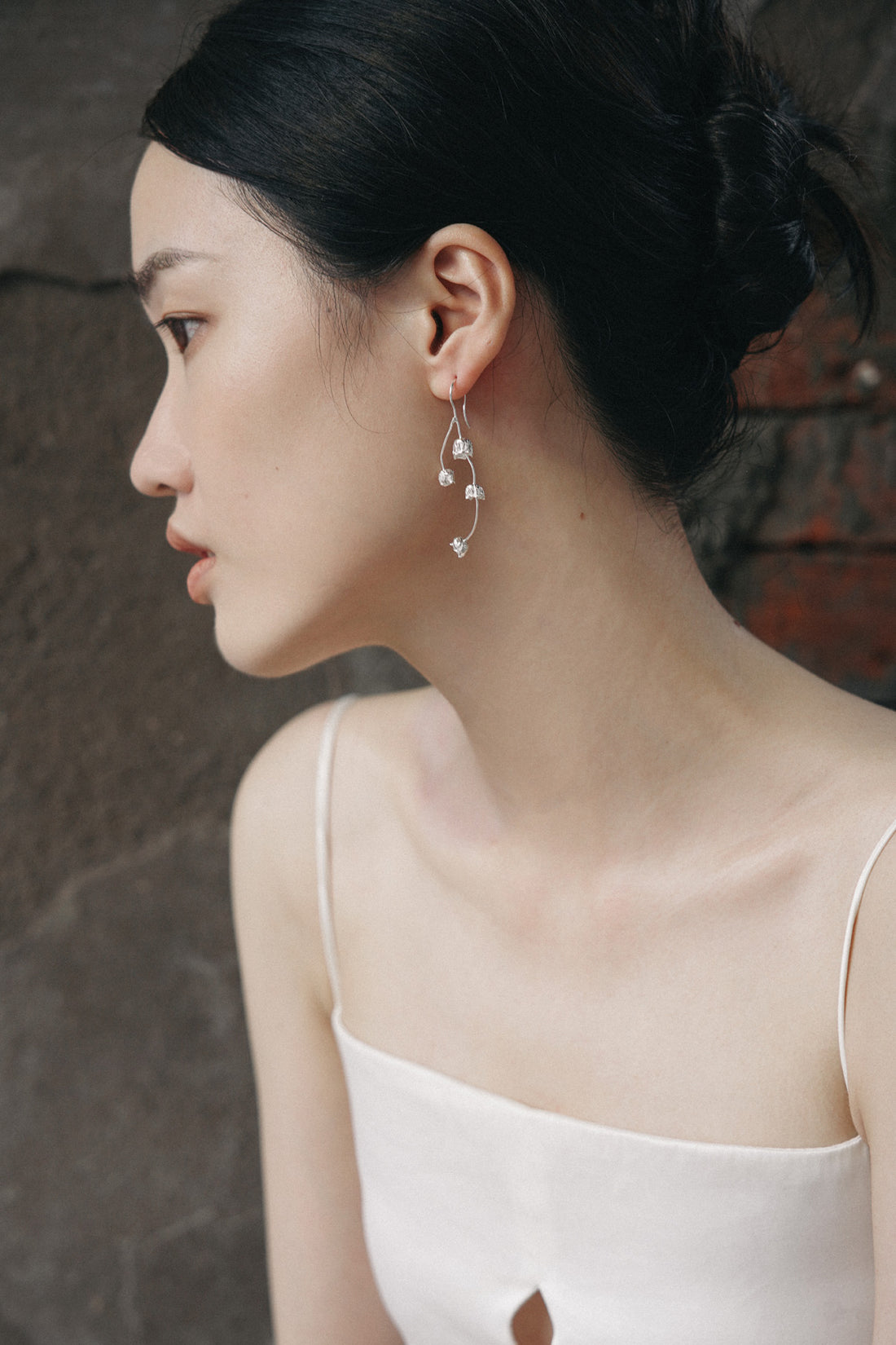Simple Lilyveil Ear Hook
