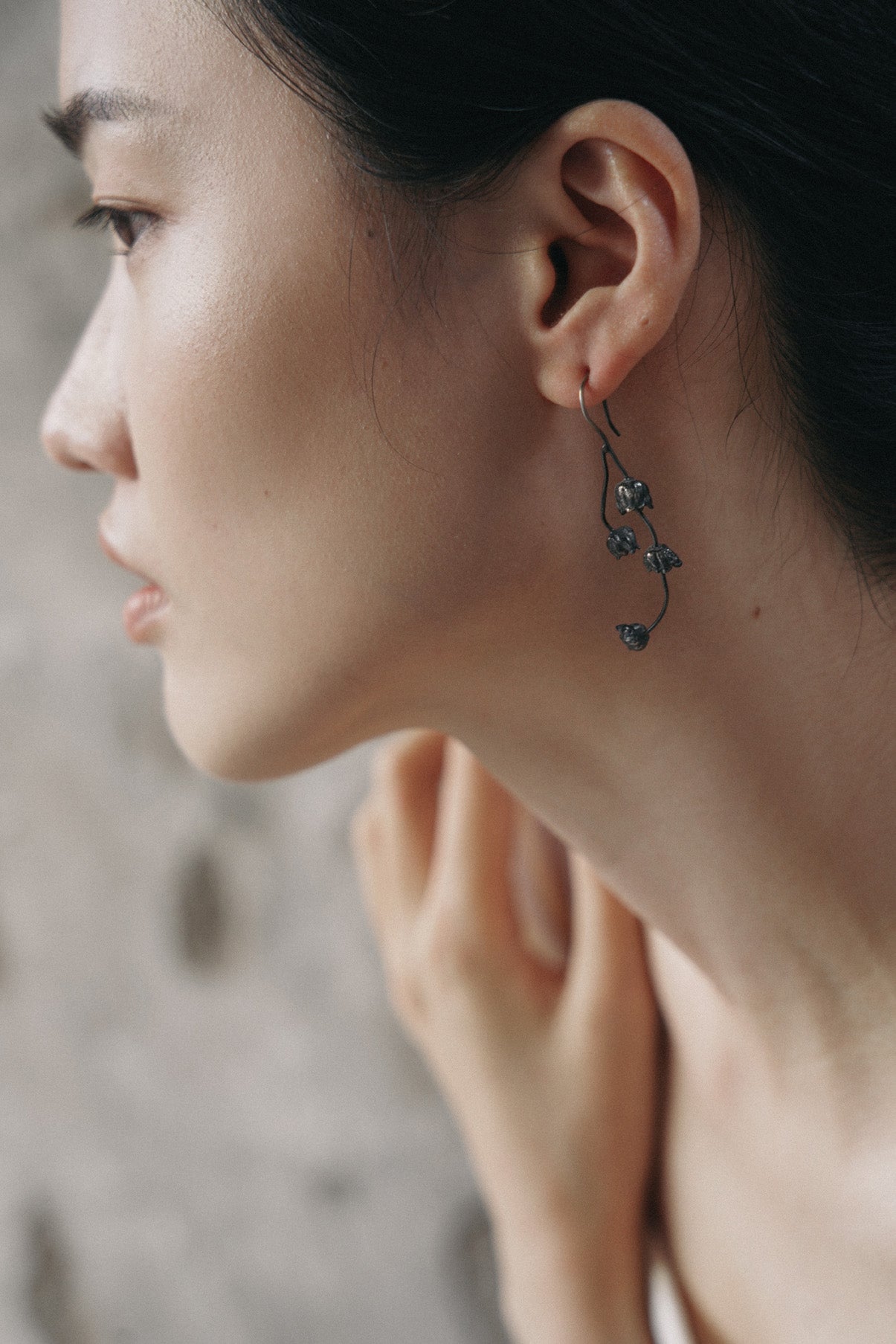 Simple Lilyveil Ear Hook