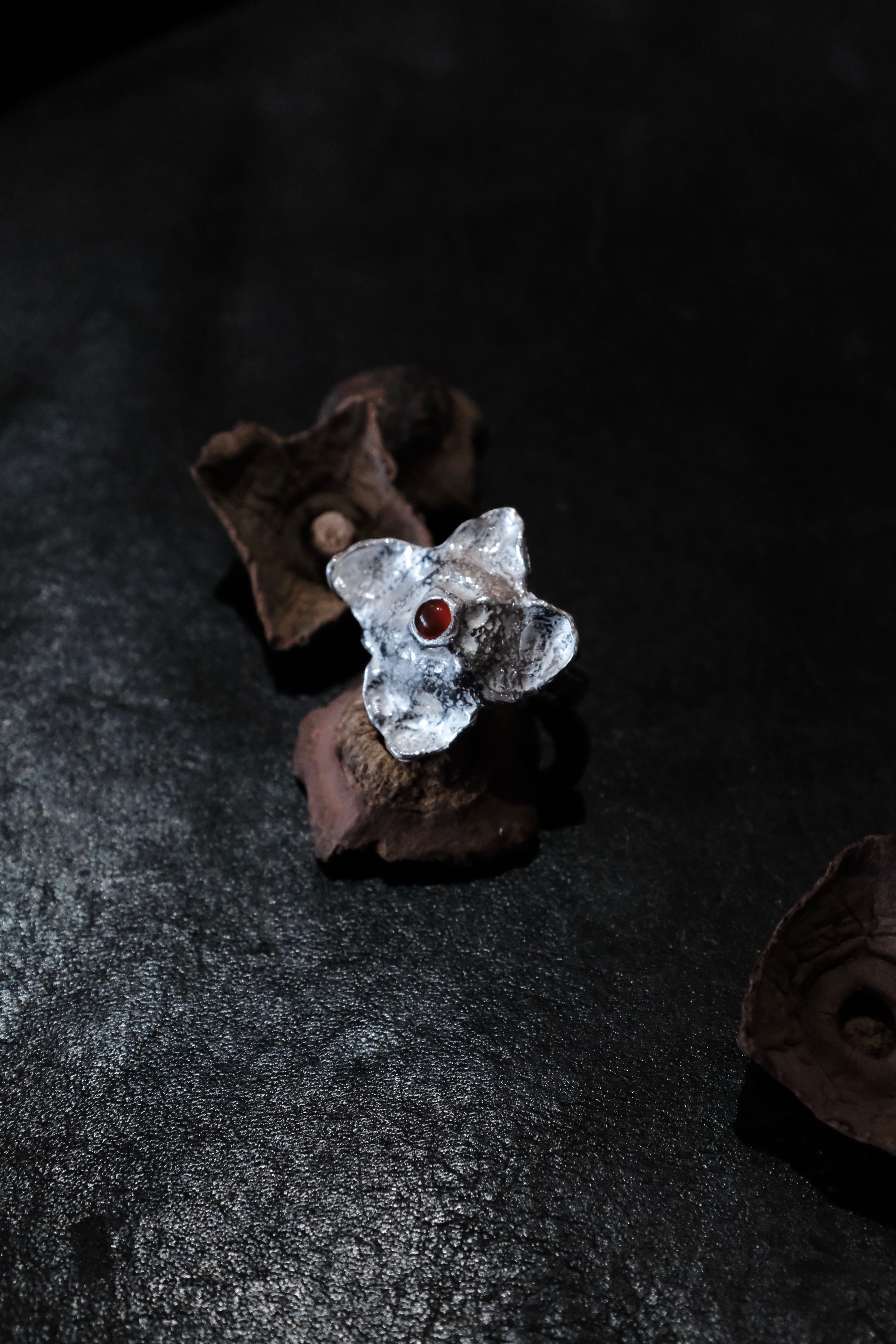Persimmon Calyx Agate Ring