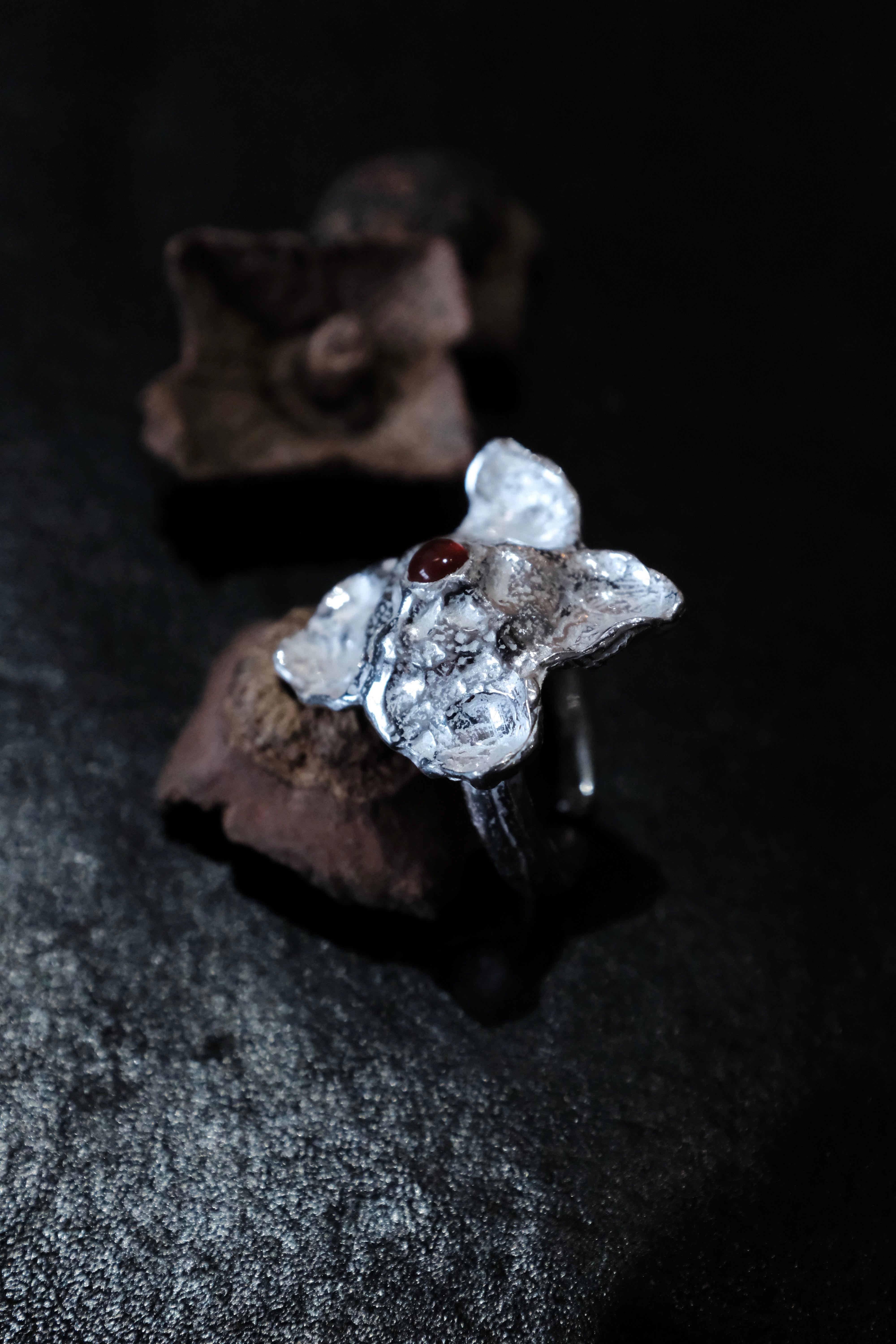 Persimmon Calyx Agate Ring