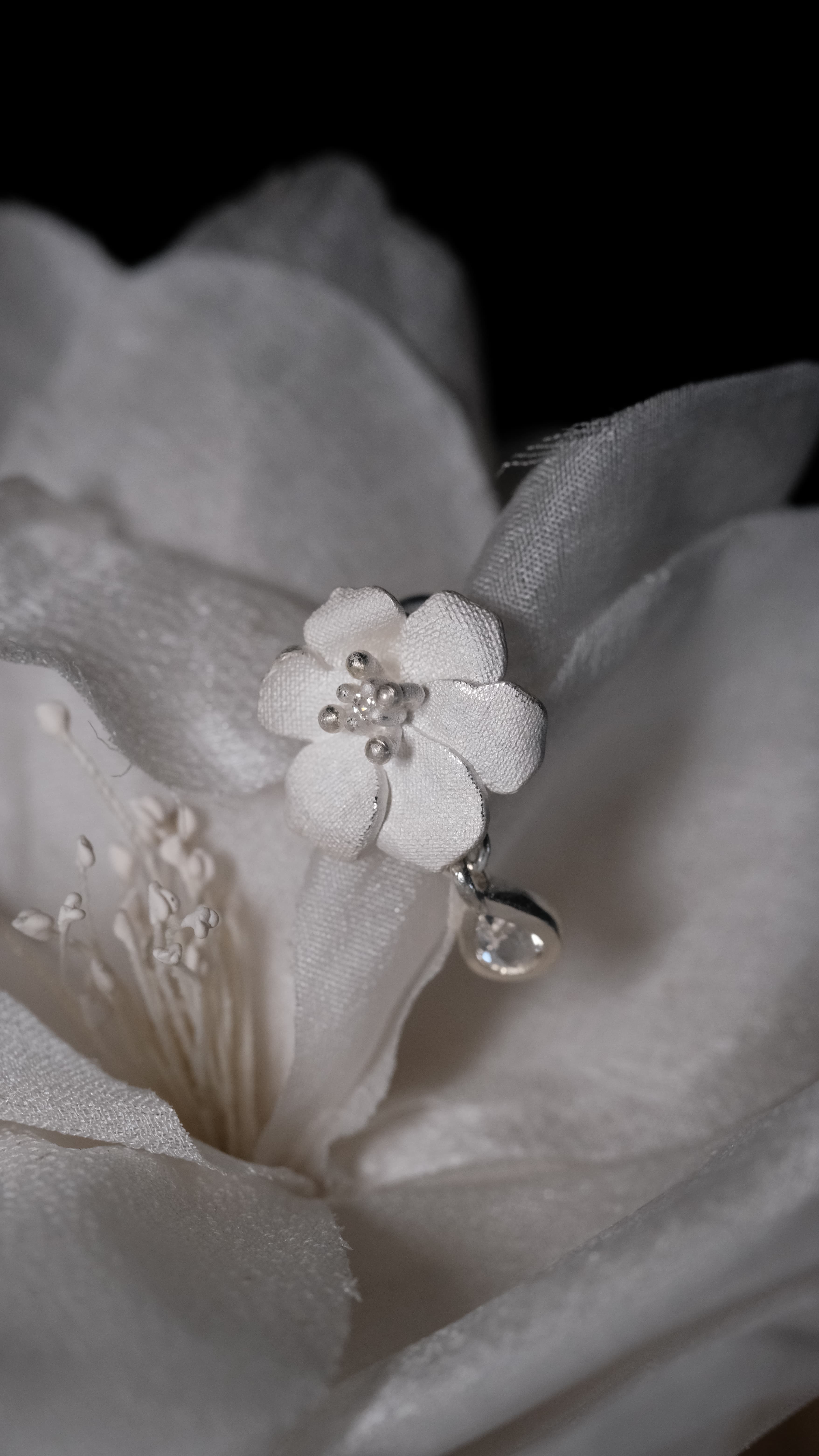 woven-stamen earrings