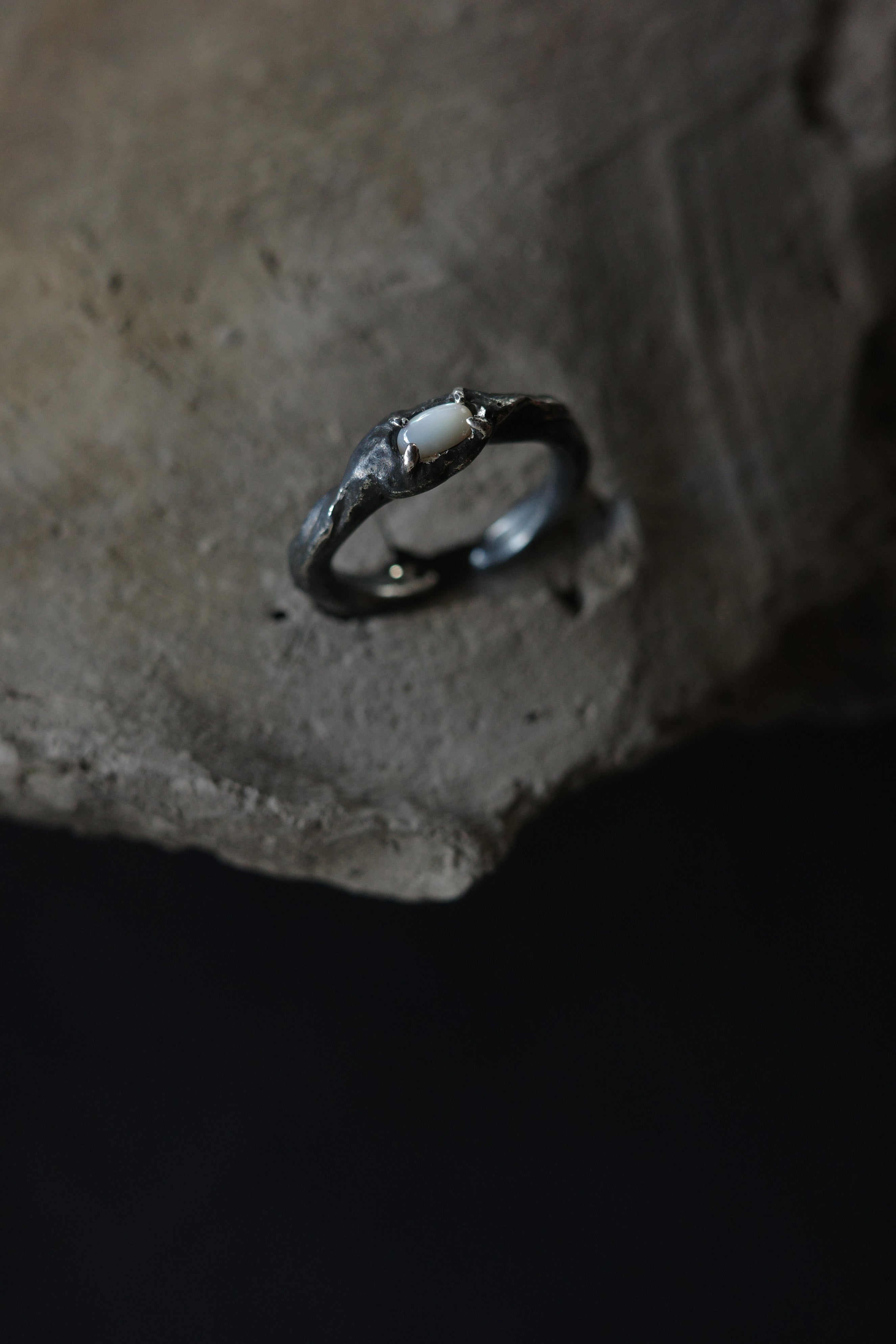 Light Ripple Ring