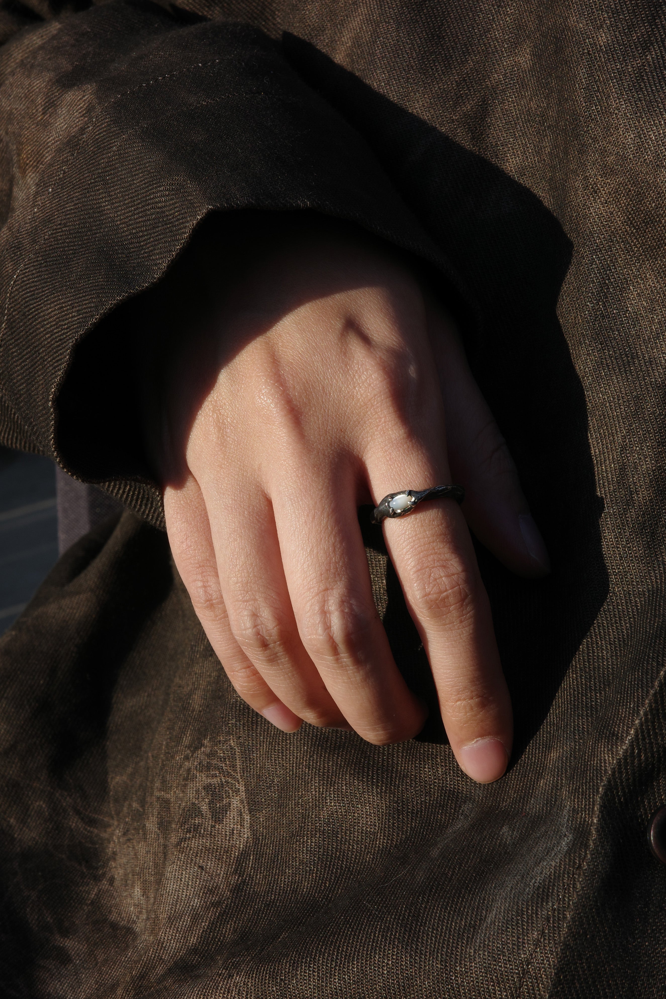 Light Ripple Ring