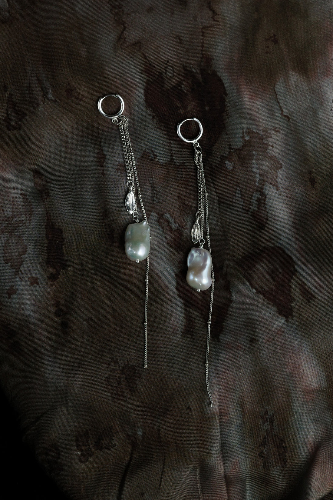 Wave Echo Pearl Earrings