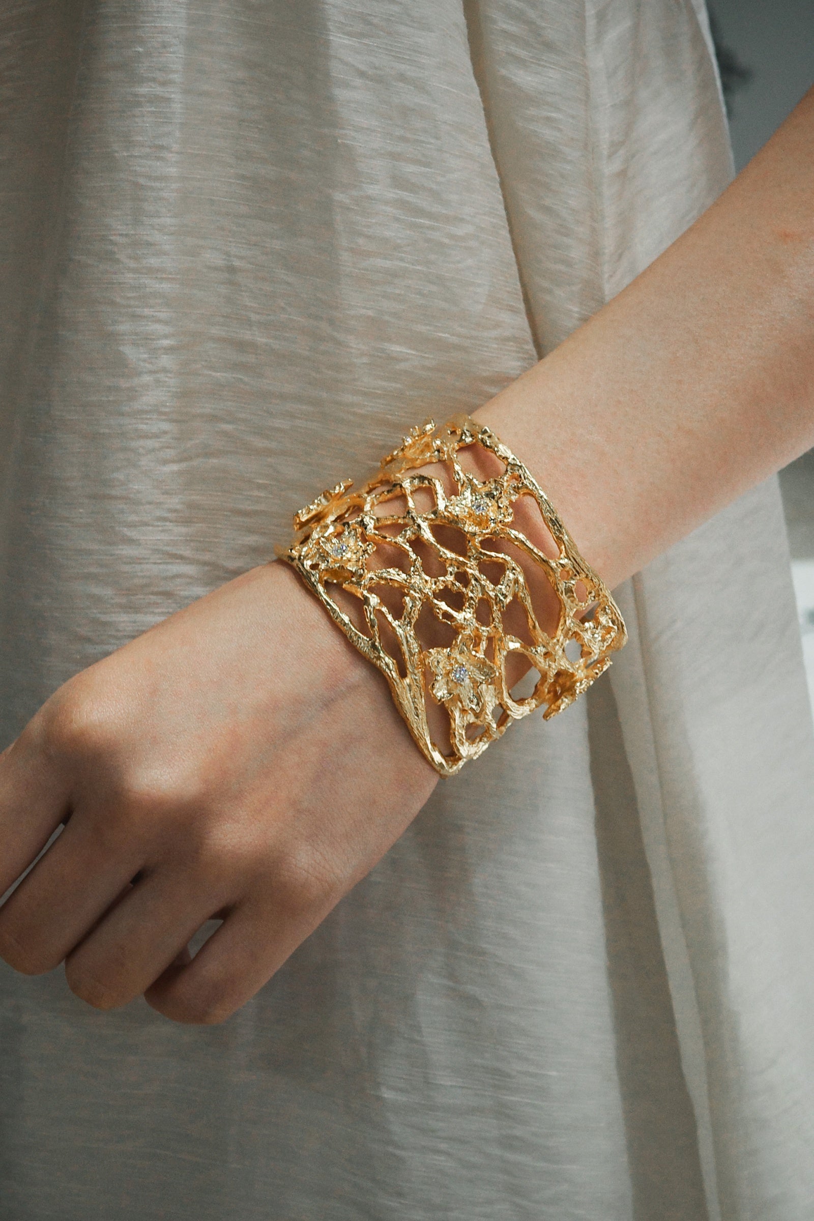 Gilded Floral Ripple Bracelet