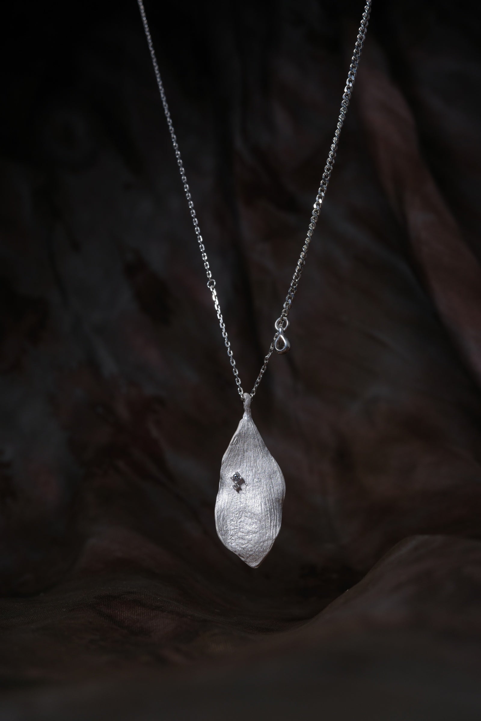Leaf Edge Necklace