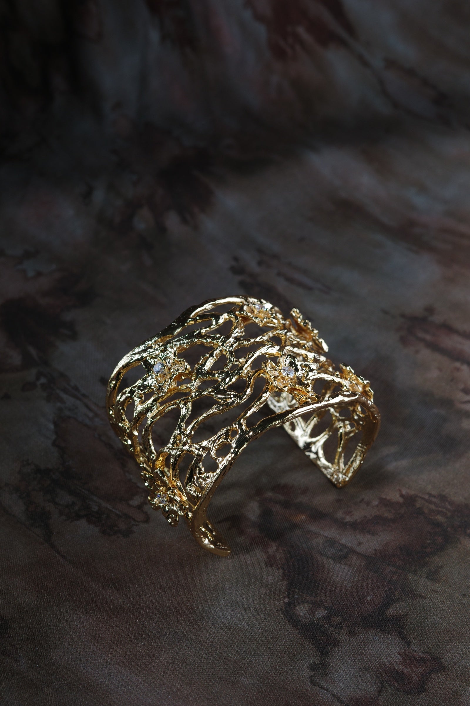 Gilded Floral Ripple Bracelet
