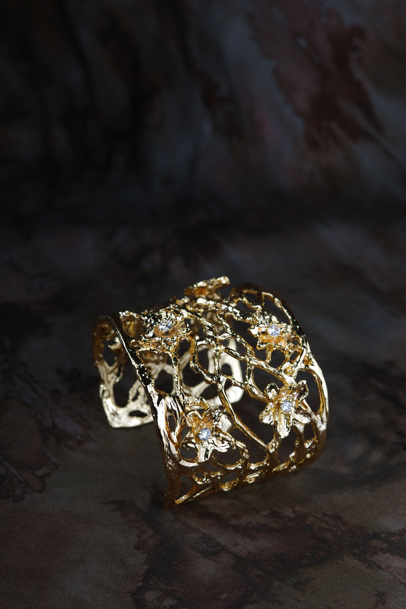 Gilded Floral Ripple Bracelet