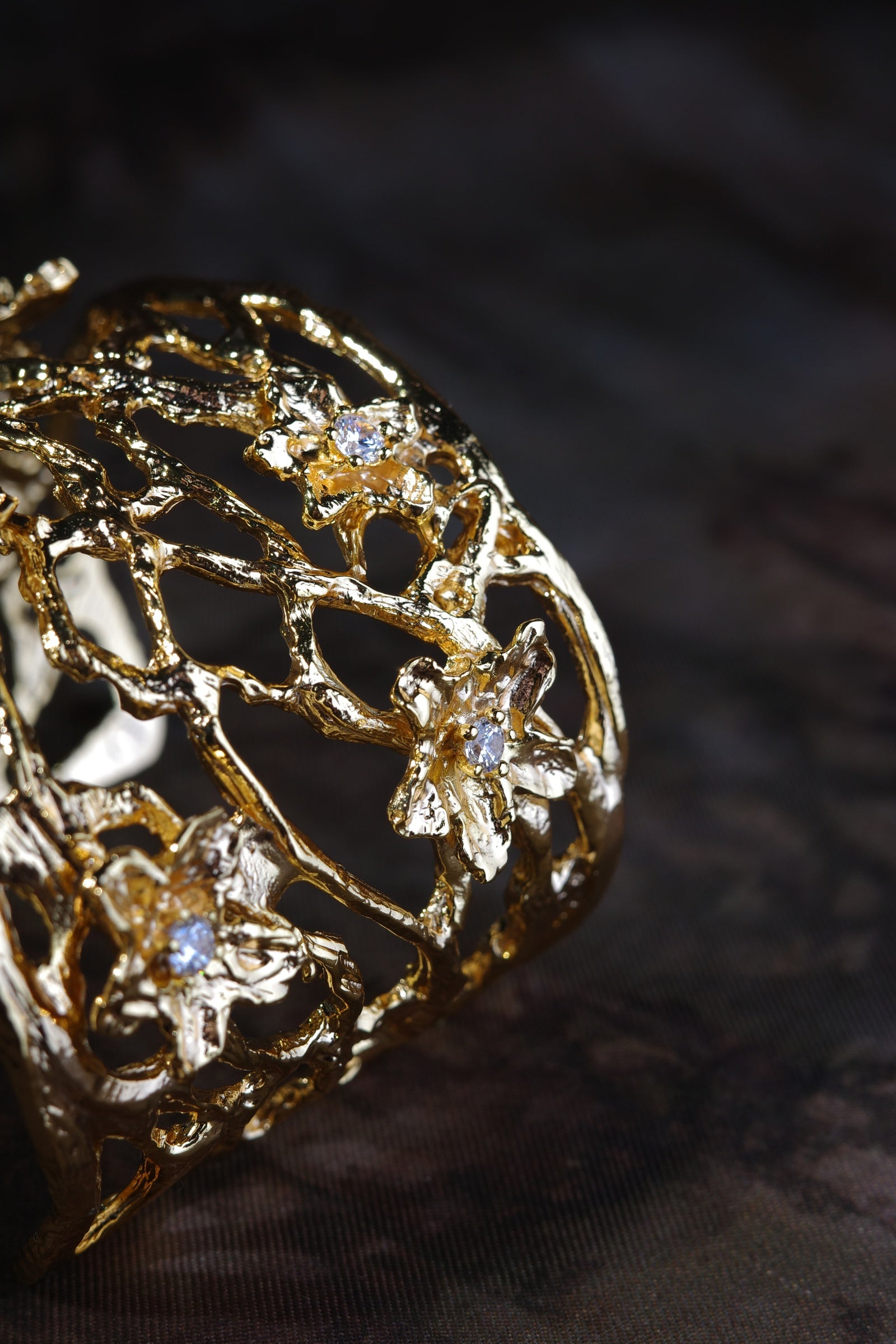 Gilded Floral Ripple Bracelet