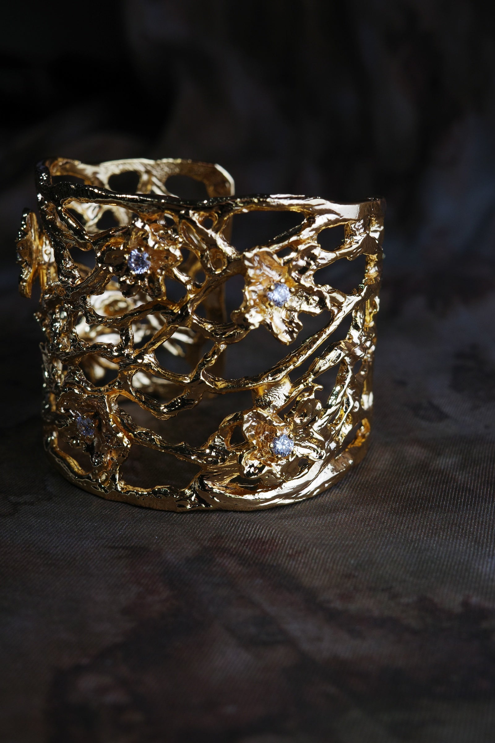 Gilded Floral Ripple Bracelet