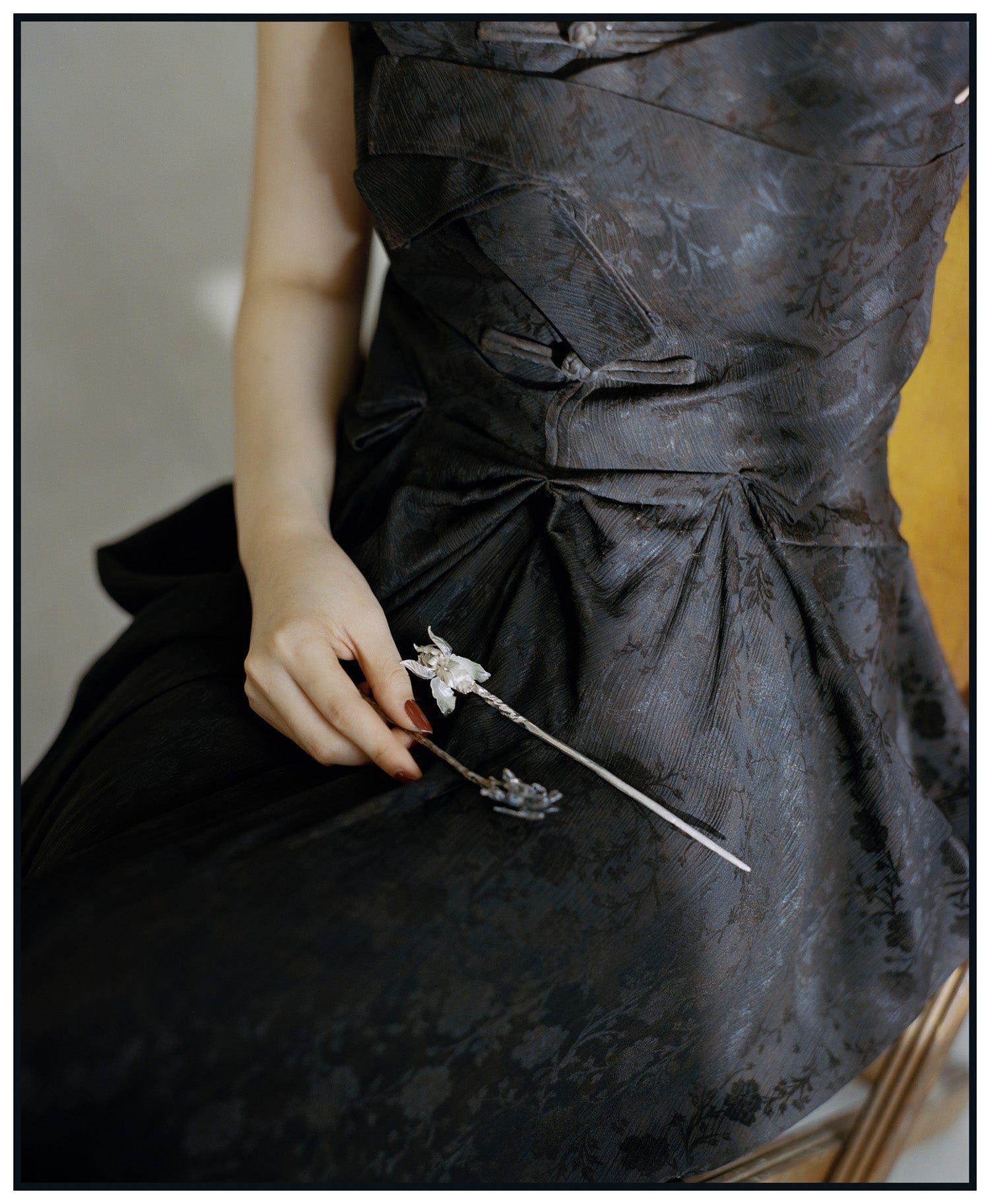 Iris Onyx Hairpin