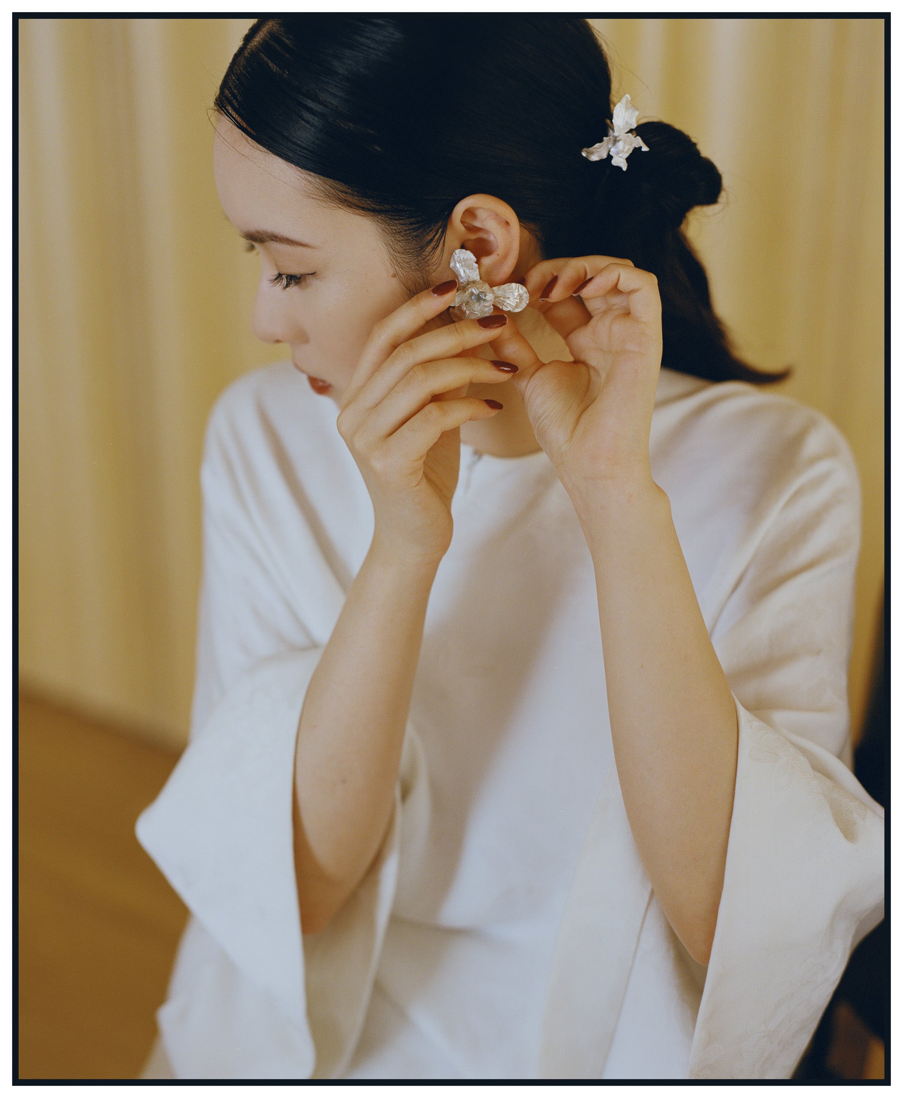 Iris Sapphire Earrings